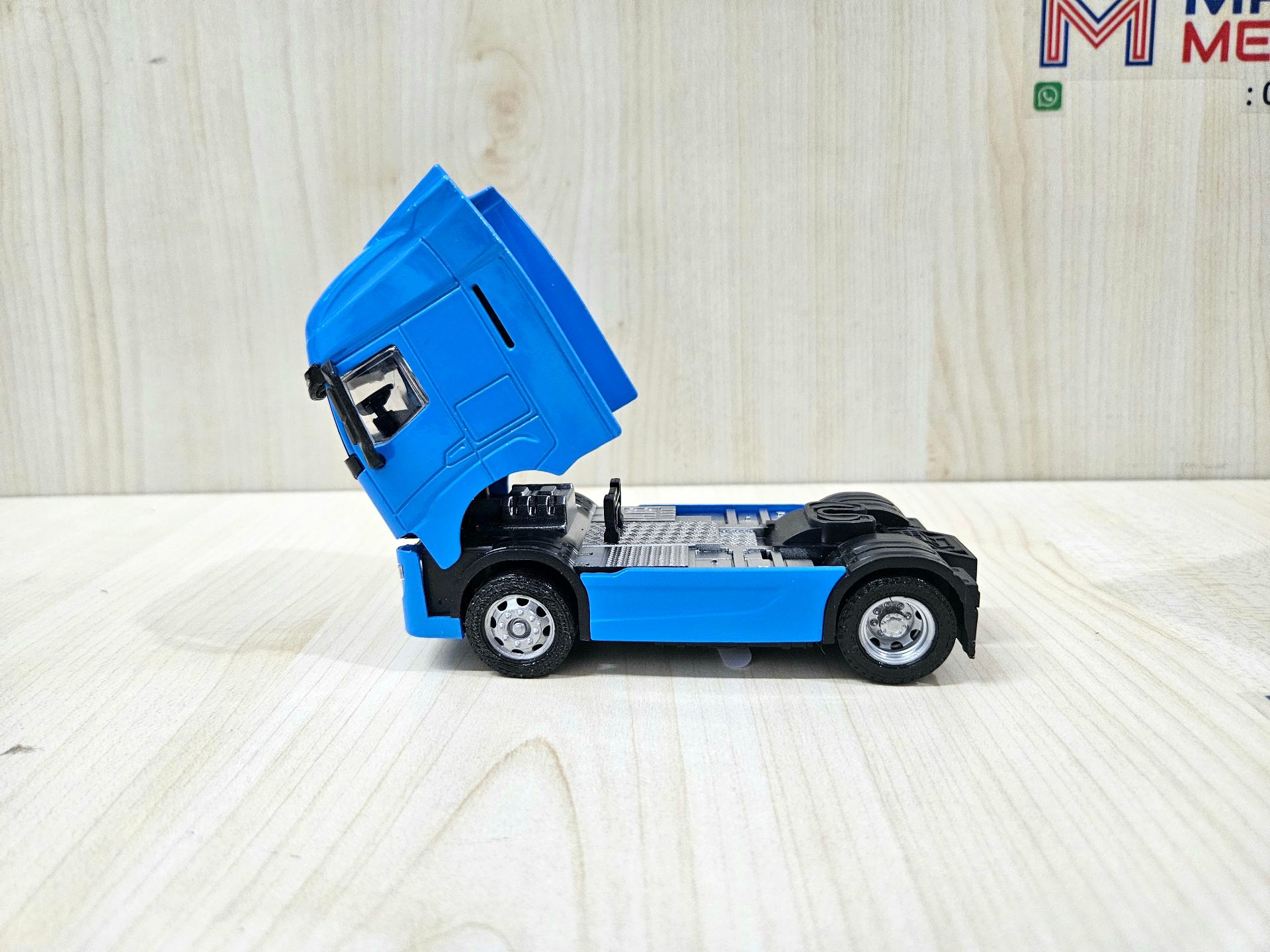 1/50 mavi IVECO S-WAY TENTE DORSELİ TIR MAKETİ