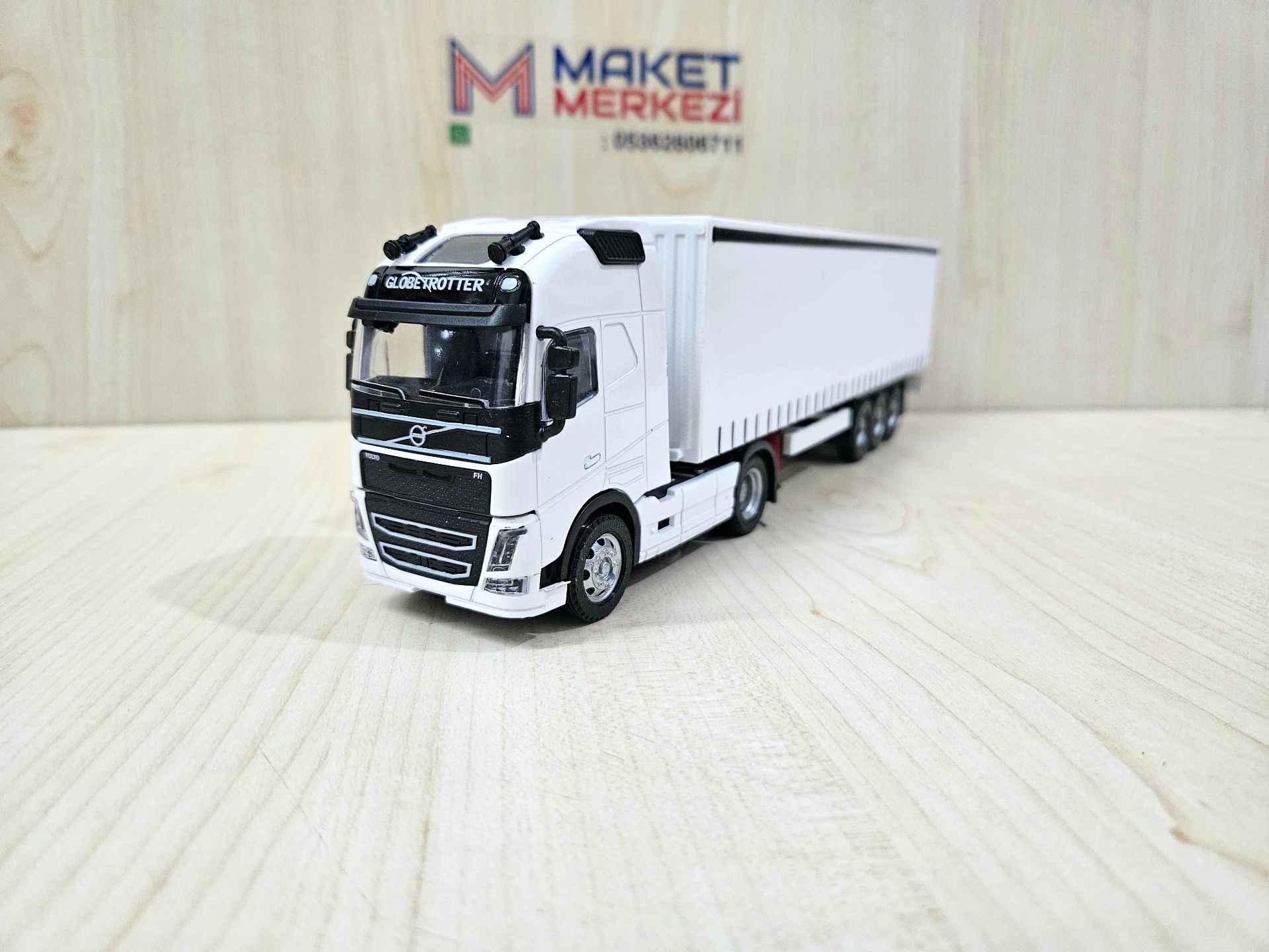 1/50 beyaz VOLVO FH4 TENTE DORSELİ TIR MAKETİ