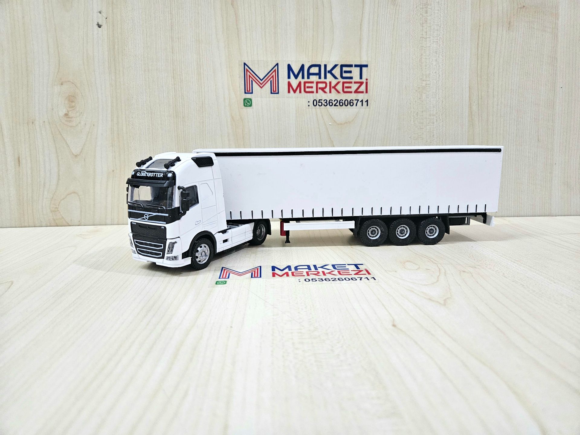 1/50 beyaz VOLVO FH4 TENTE DORSELİ TIR MAKETİ
