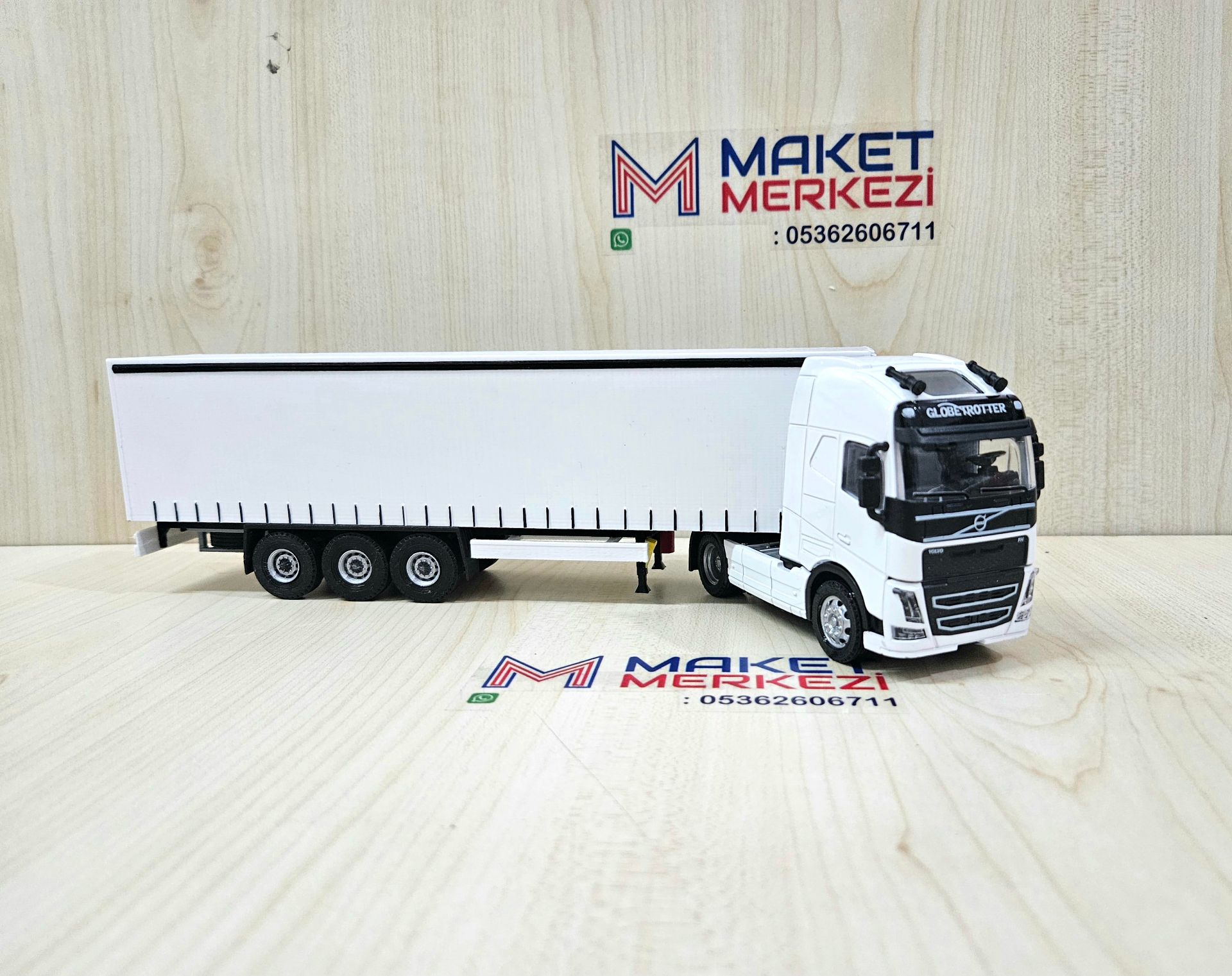 1/50 beyaz VOLVO FH4 TENTE DORSELİ TIR MAKETİ