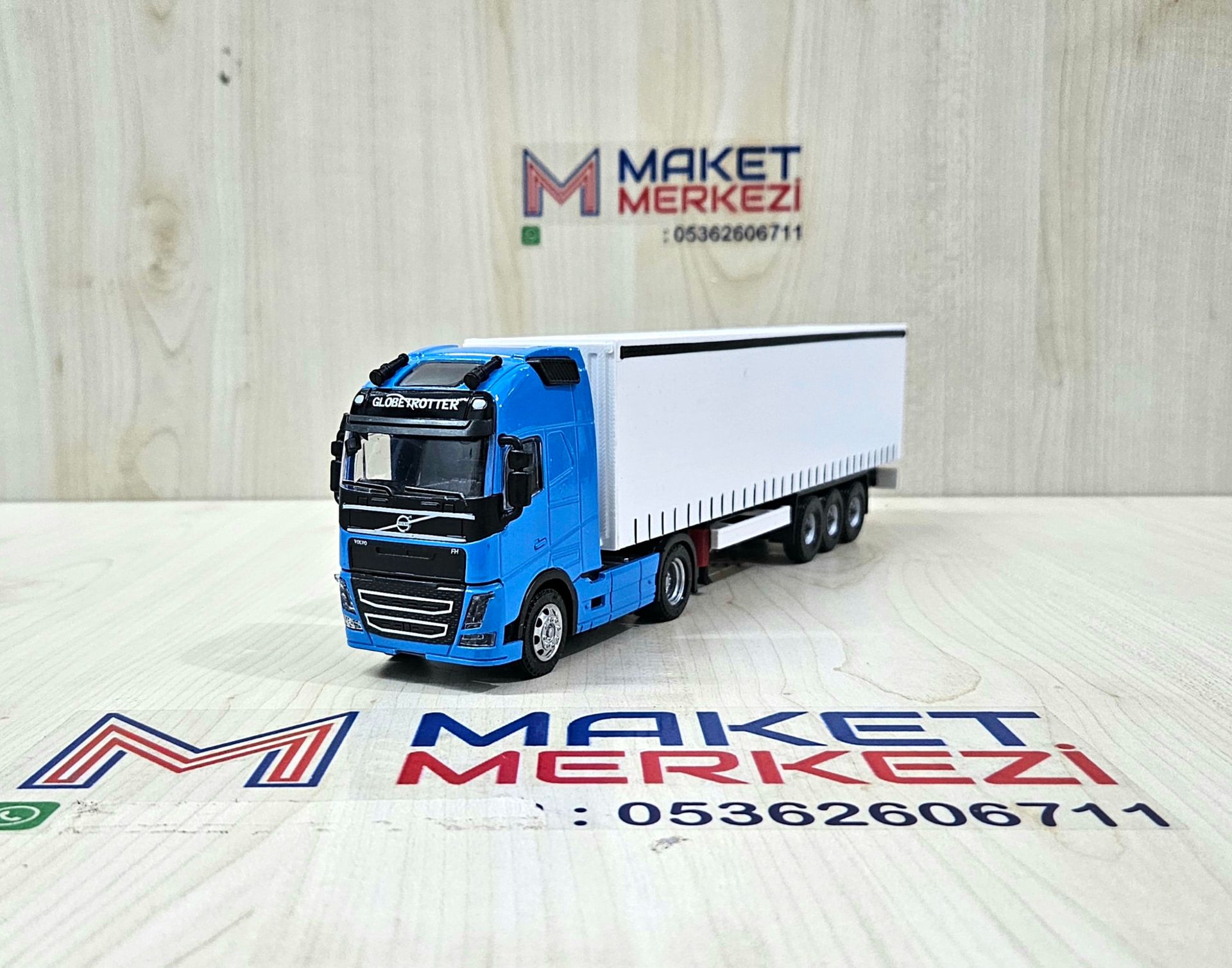 1/50 mavi VOLVO FH4 TENTE DORSELİ TIR MAKETİ