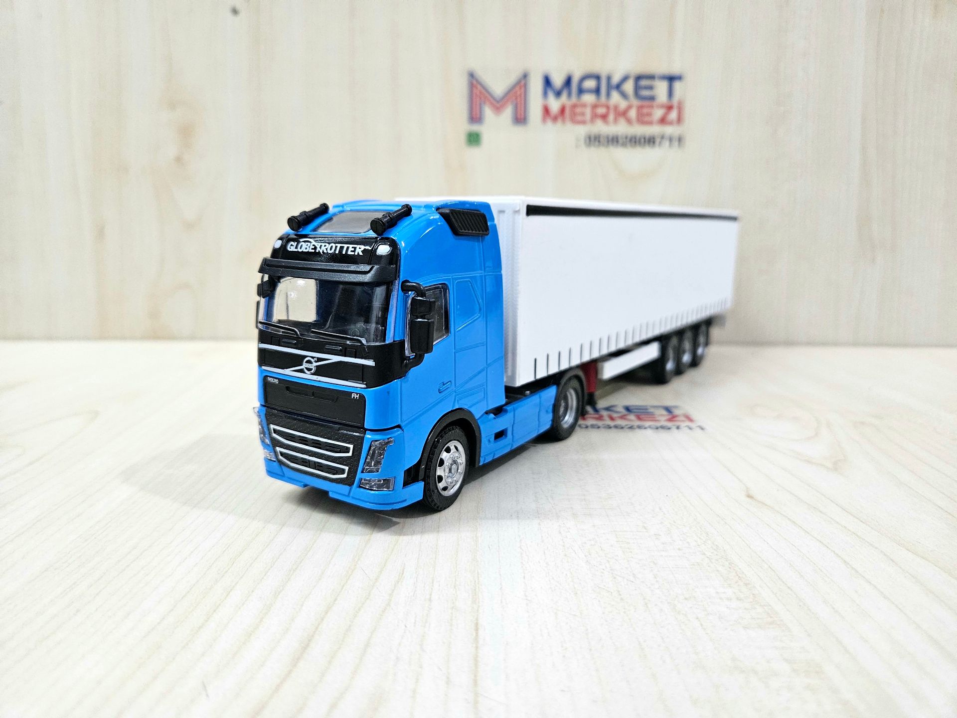 1/50 mavi VOLVO FH4 TENTE DORSELİ TIR MAKETİ
