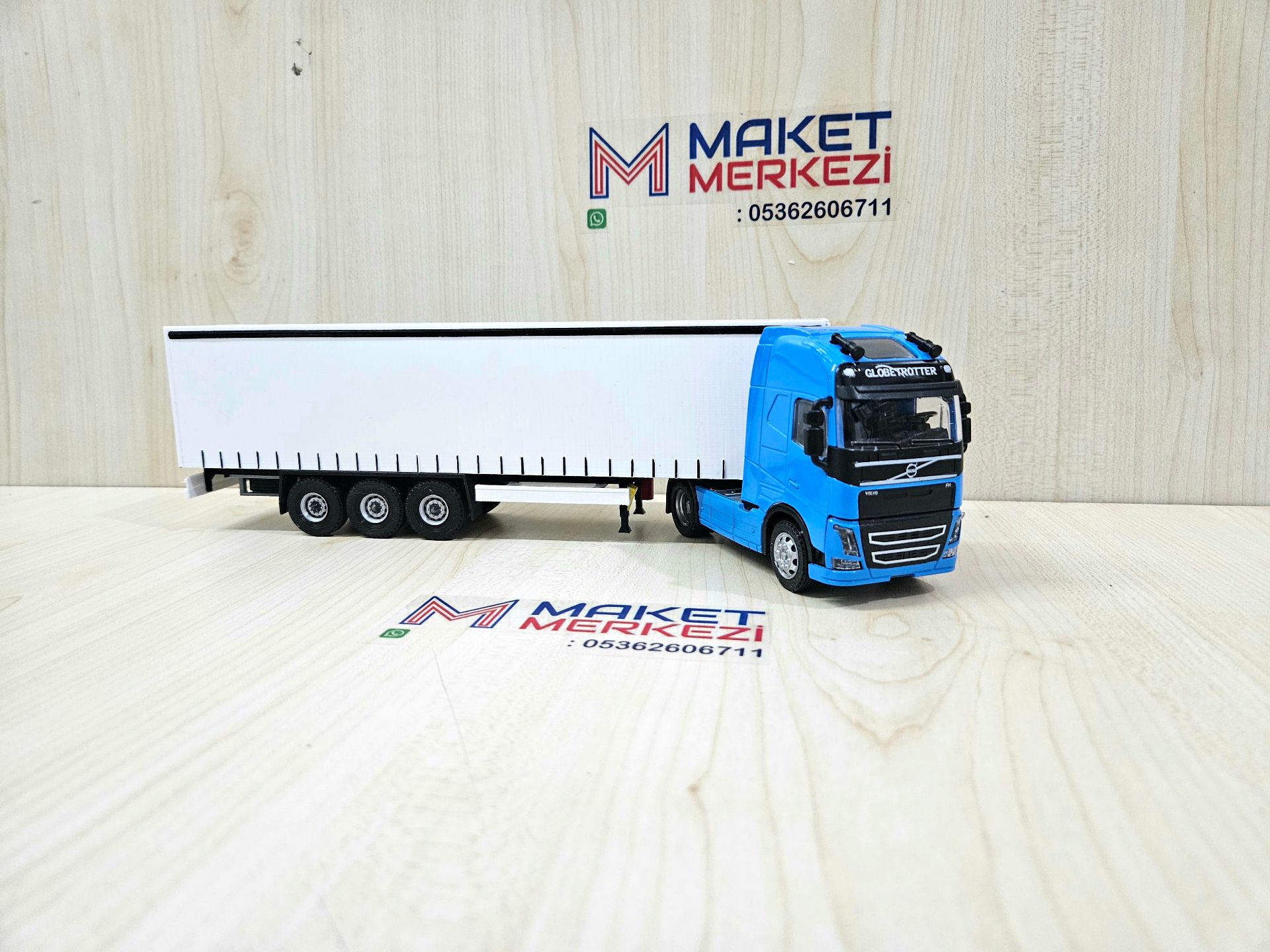 1/50 mavi VOLVO FH4 TENTE DORSELİ TIR MAKETİ