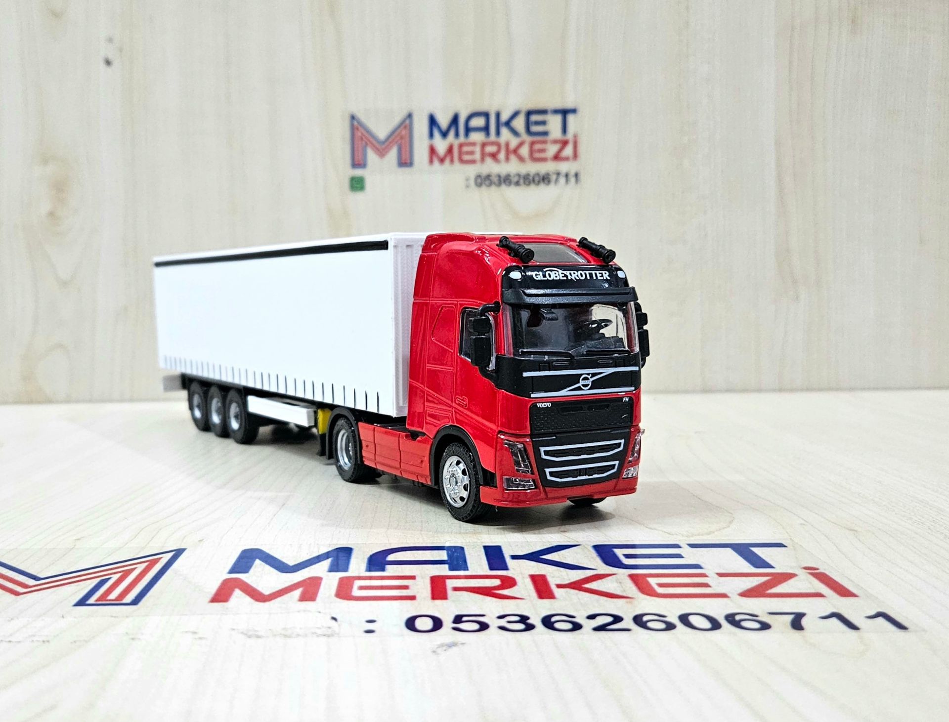 1/50 kırmızı VOLVO FH4 TENTE DORSELİ TIR MAKETİ