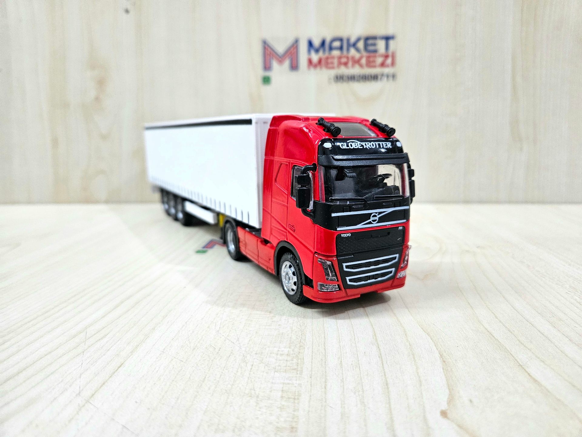 1/50 kırmızı VOLVO FH4 TENTE DORSELİ TIR MAKETİ