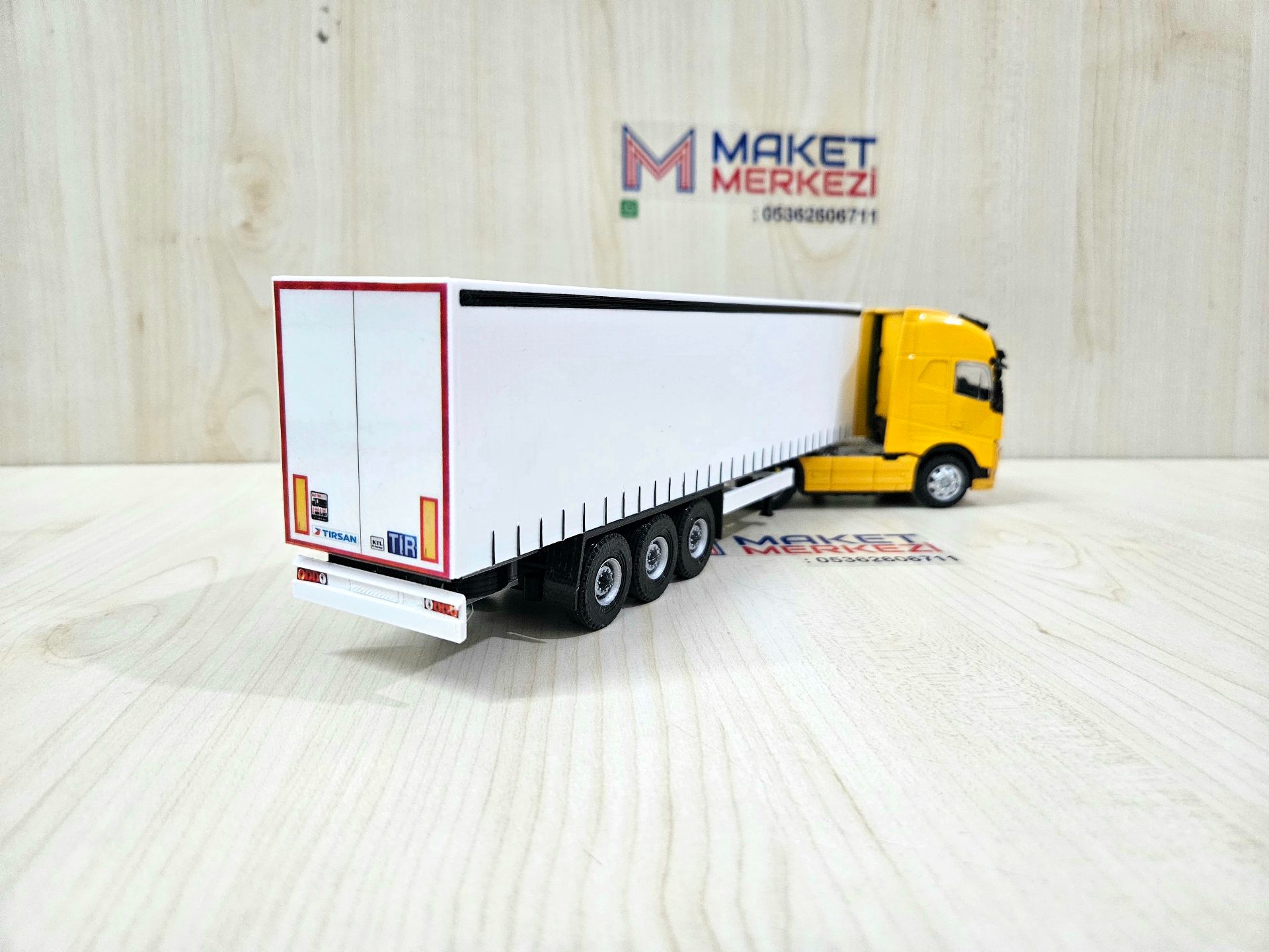 1/50 sarı VOLVO FH4 TENTE DORSELİ TIR MAKETİ