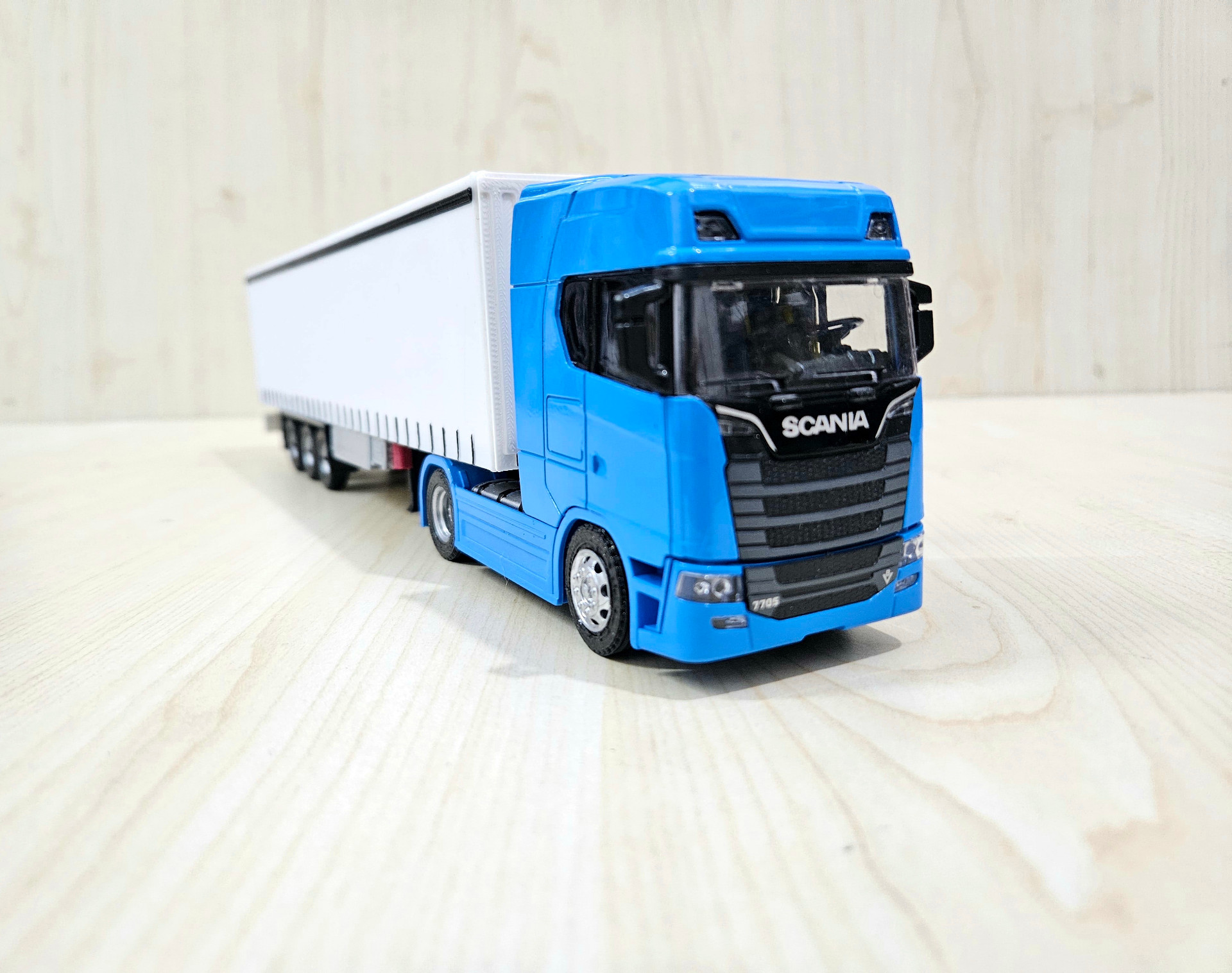 1/50 mavi SCANIA 770S TENTE DORSELİ TIR MAKETİ