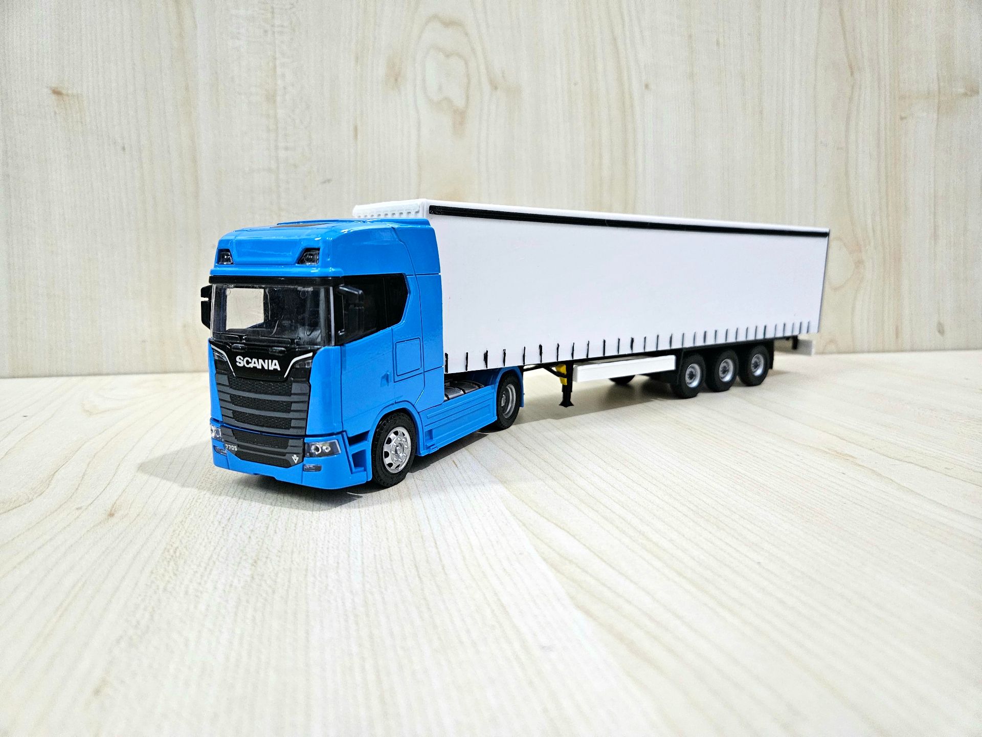 1/50 mavi SCANIA 770S TENTE DORSELİ TIR MAKETİ