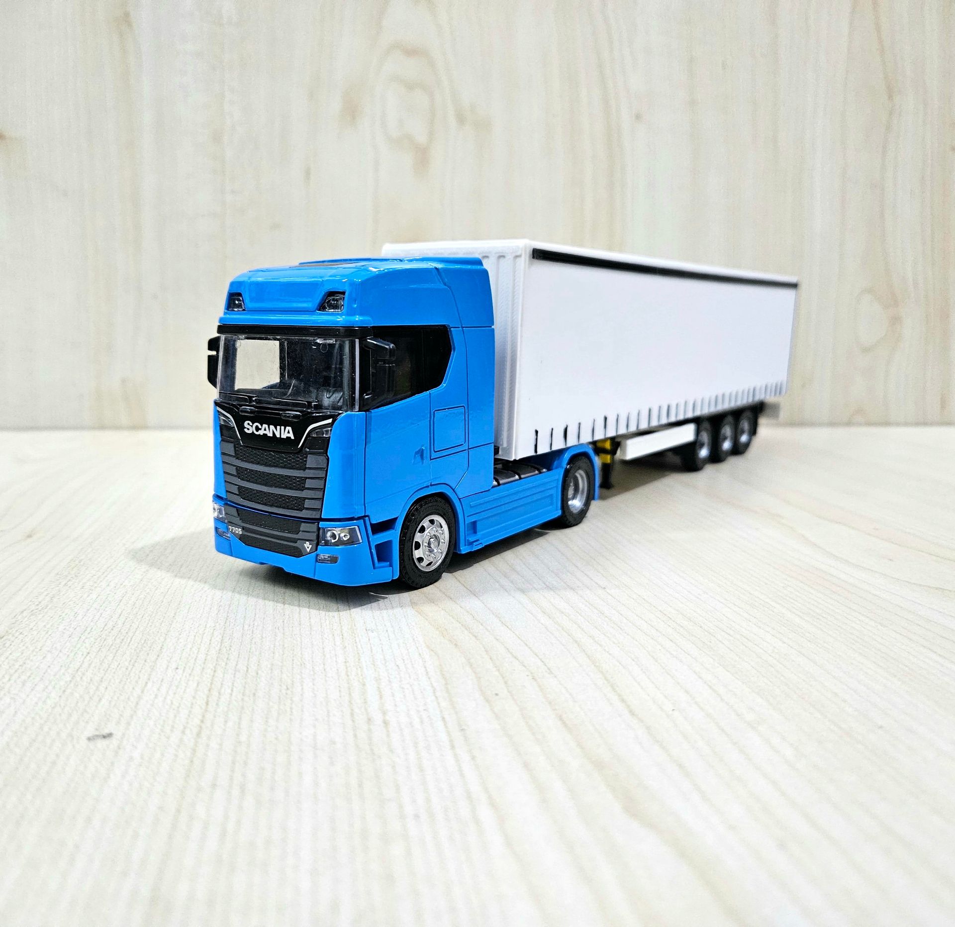 1/50 mavi SCANIA 770S TENTE DORSELİ TIR MAKETİ
