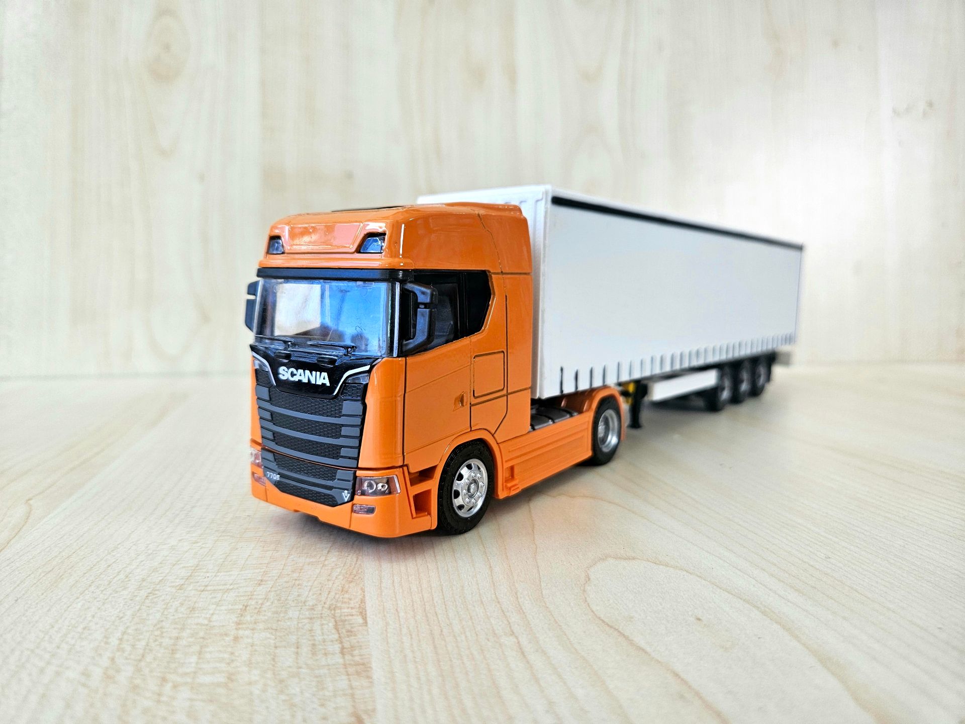 1/50 turuncu SCANIA 770S TENTE DORSELİ TIR MAKETİ
