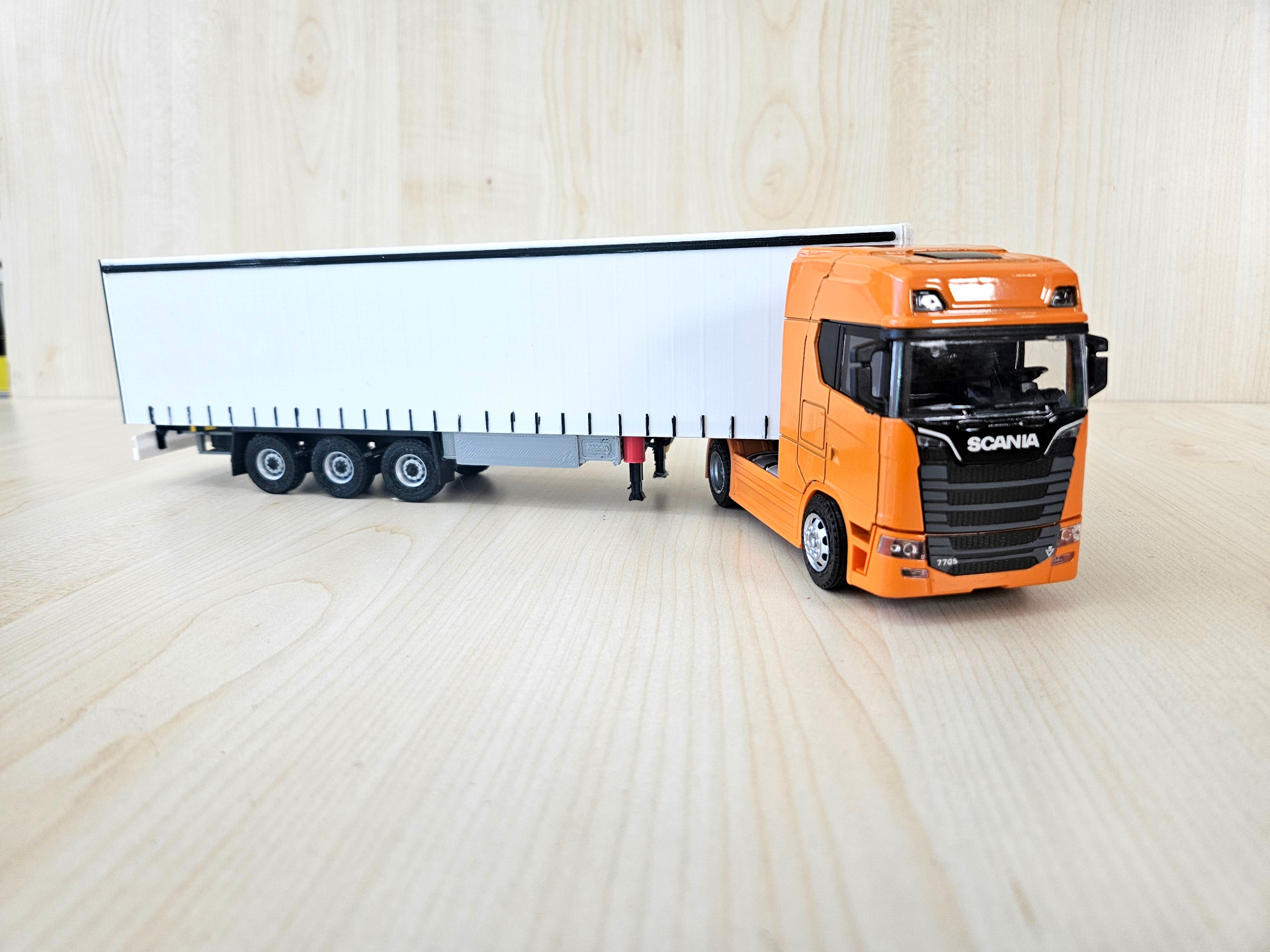 1/50 turuncu SCANIA 770S TENTE DORSELİ TIR MAKETİ