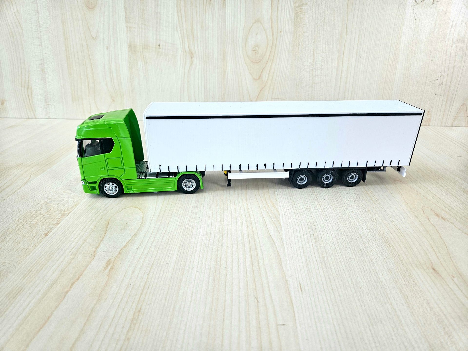1/50 yeşil SCANIA 770S TENTE DORSELİ TIR MAKETİ