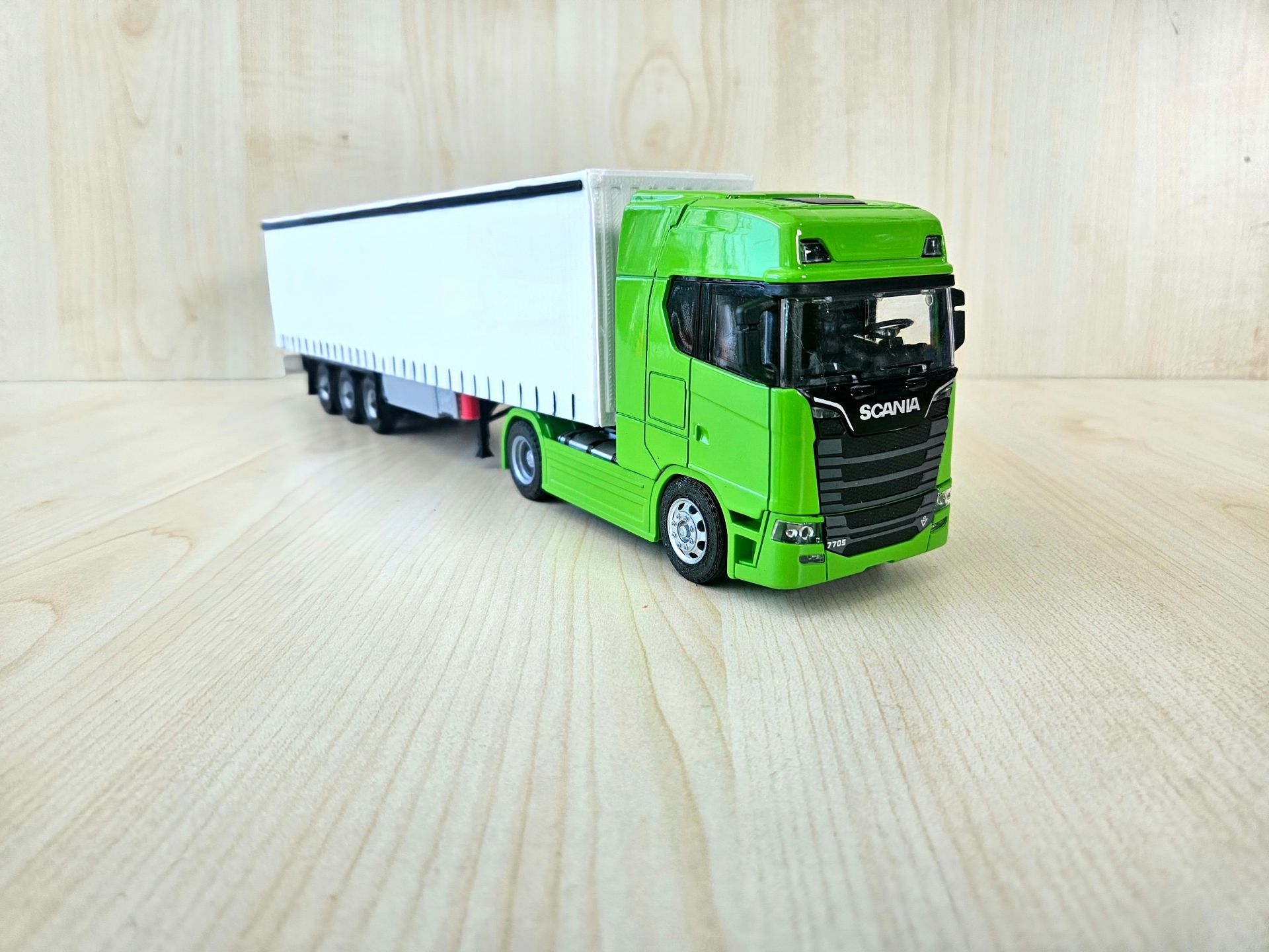 1/50 yeşil SCANIA 770S TENTE DORSELİ TIR MAKETİ