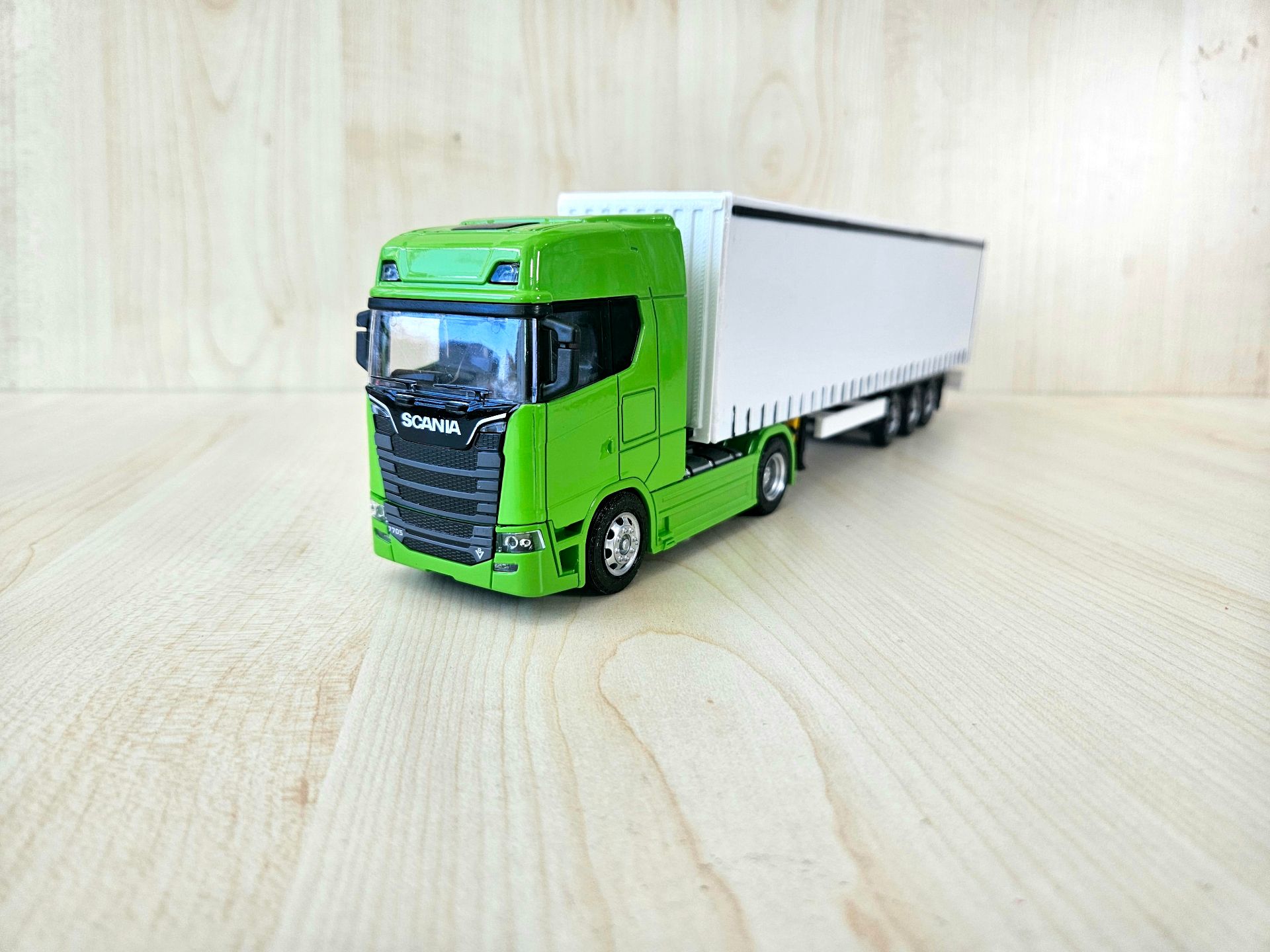 1/50 yeşil SCANIA 770S TENTE DORSELİ TIR MAKETİ