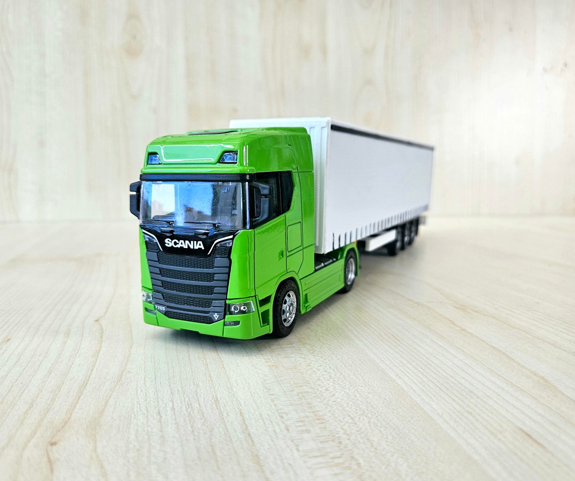 1/50 yeşil SCANIA 770S TENTE DORSELİ TIR MAKETİ