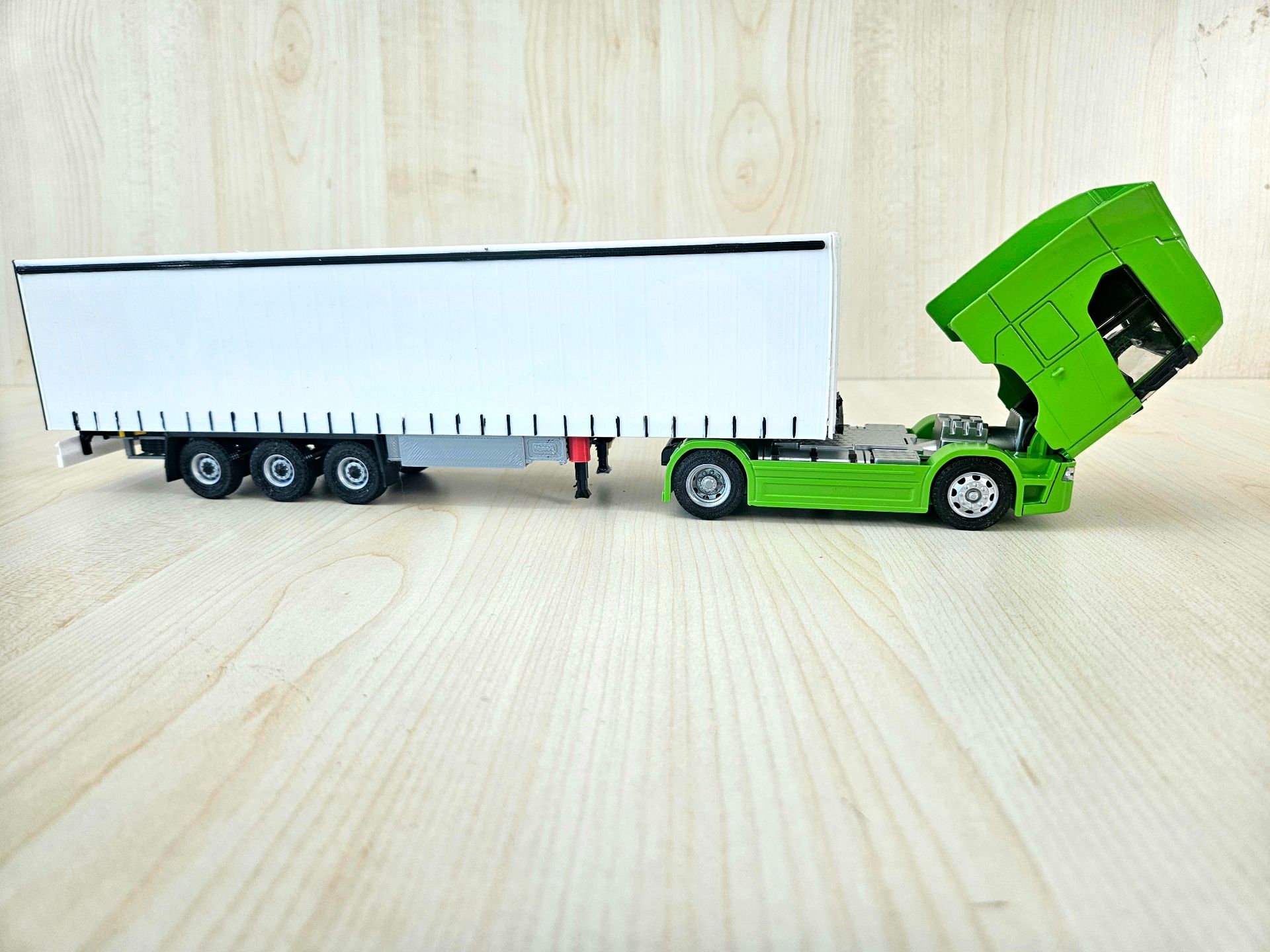 1/50 yeşil SCANIA 770S TENTE DORSELİ TIR MAKETİ