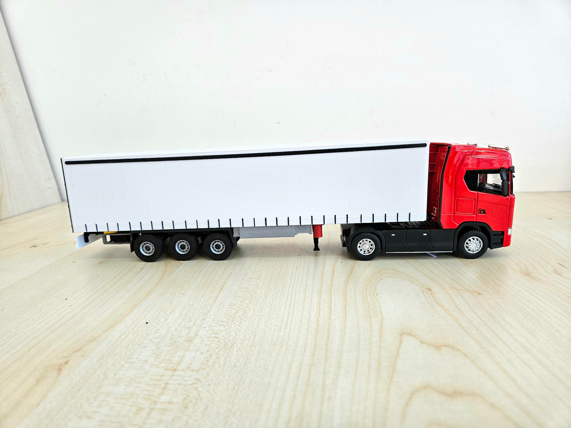 1/50 kırmızı SCANIA S730 TENTE DORSELİ TIR MAKETİ