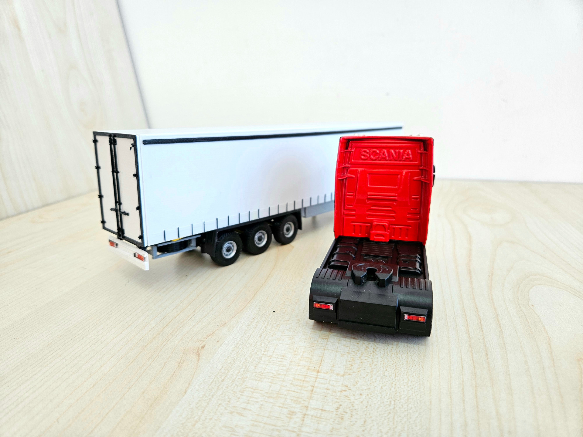 1/50 kırmızı SCANIA S730 TENTE DORSELİ TIR MAKETİ