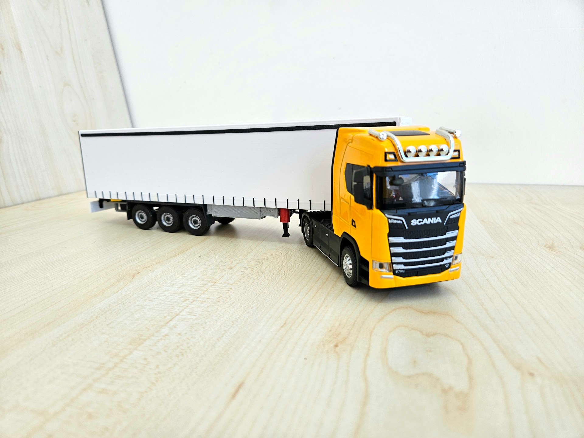 1/50 sarı SCANIA S730 TENTE DORSELİ TIR MAKETİ
