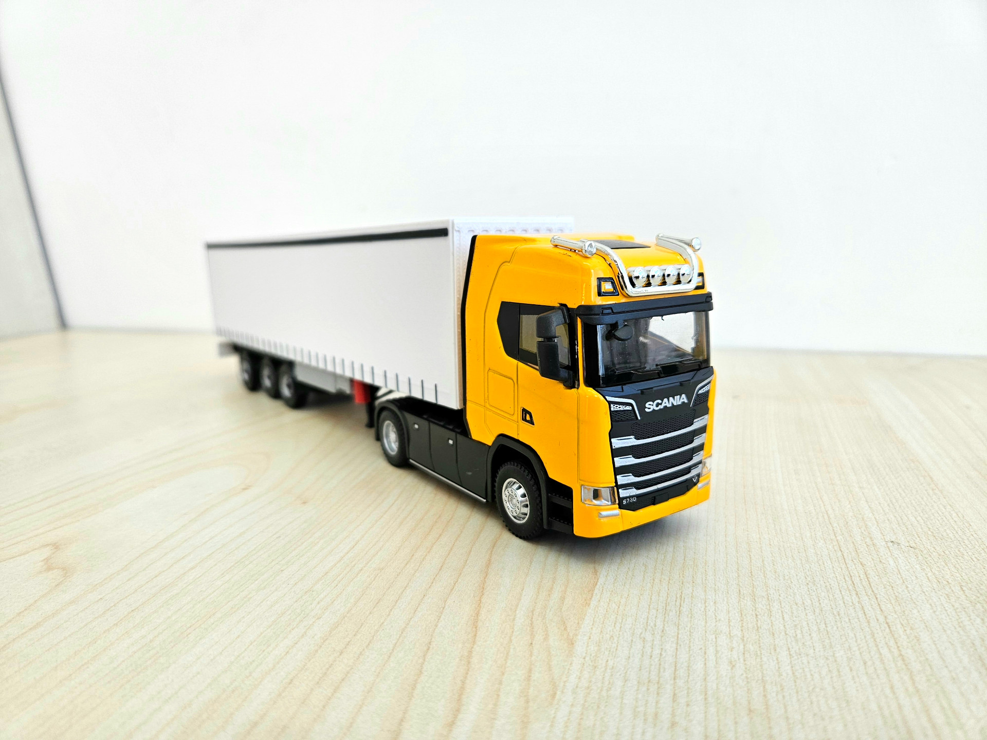 1/50 sarı SCANIA S730 TENTE DORSELİ TIR MAKETİ