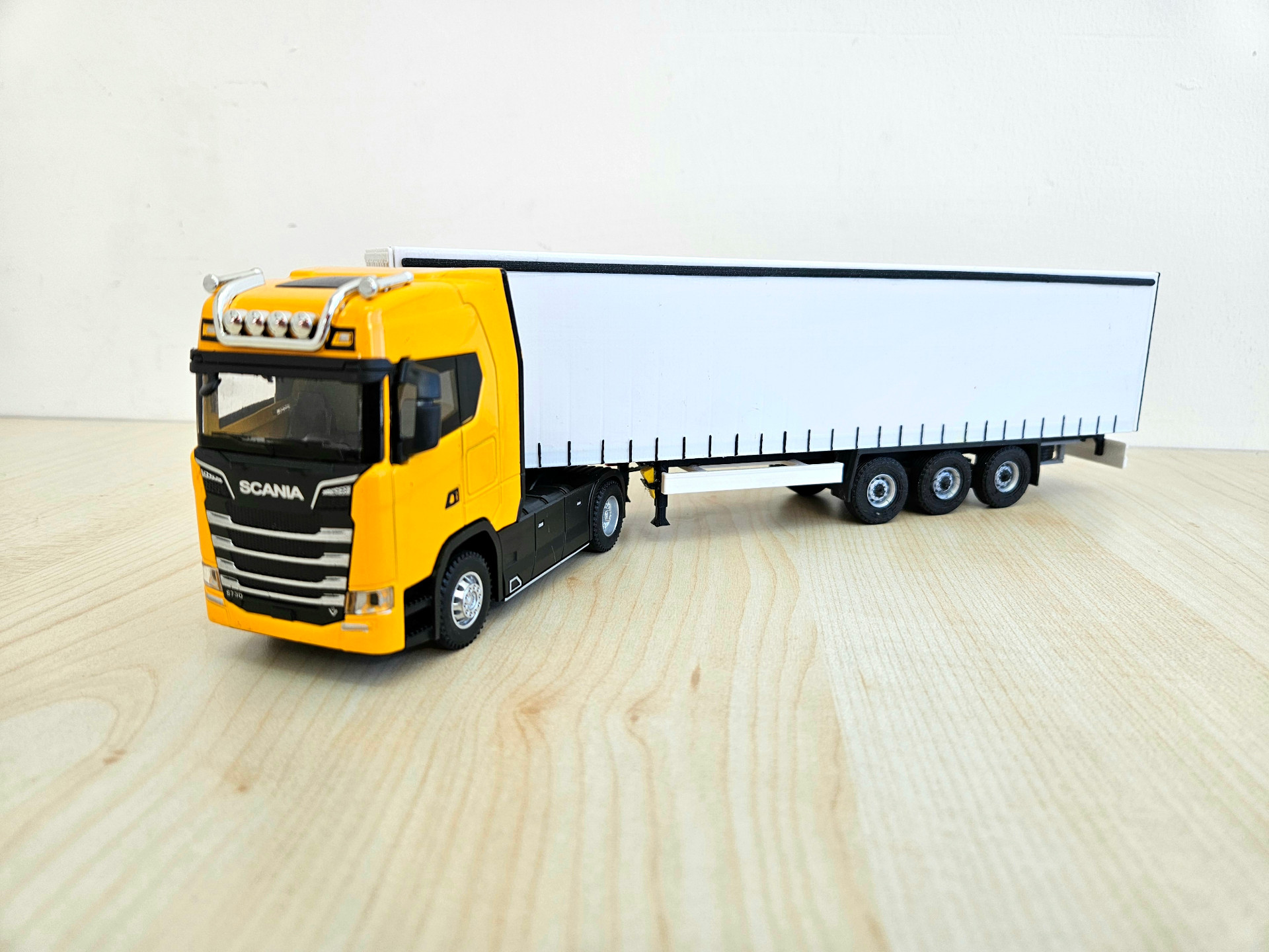 1/50 sarı SCANIA S730 TENTE DORSELİ TIR MAKETİ