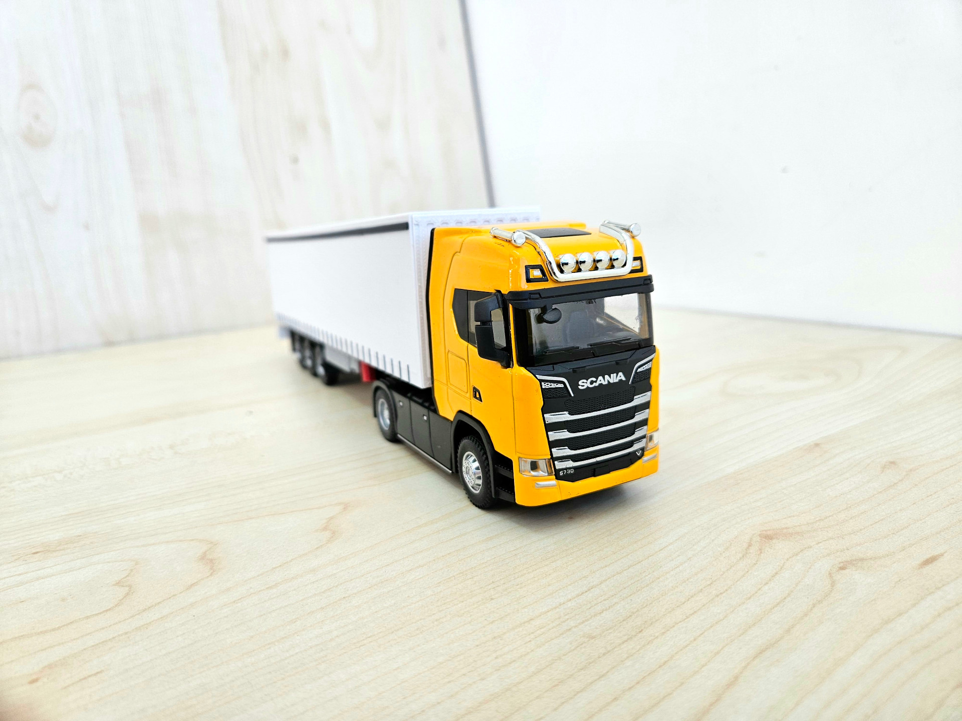 1/50 sarı SCANIA S730 TENTE DORSELİ TIR MAKETİ