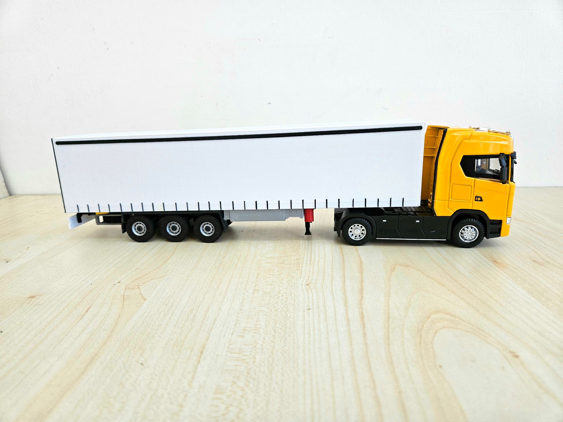 1/50 sarı SCANIA S730 TENTE DORSELİ TIR MAKETİ
