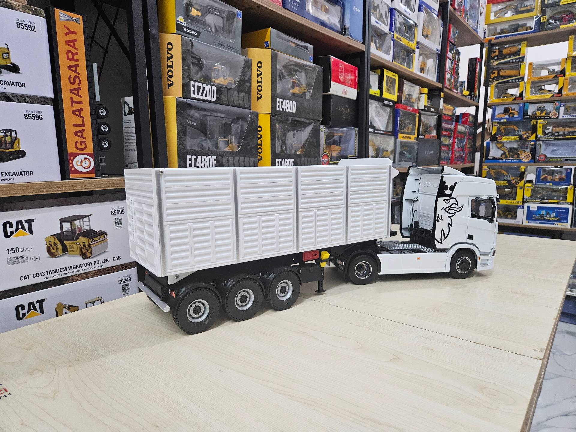 1/18 ÖZEL YAPIM DAMPER DORSE MAKETİ 