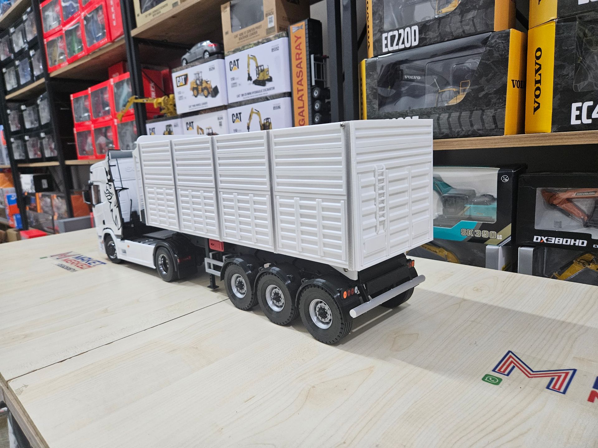 1/18 ÖZEL YAPIM DAMPER DORSE MAKETİ 