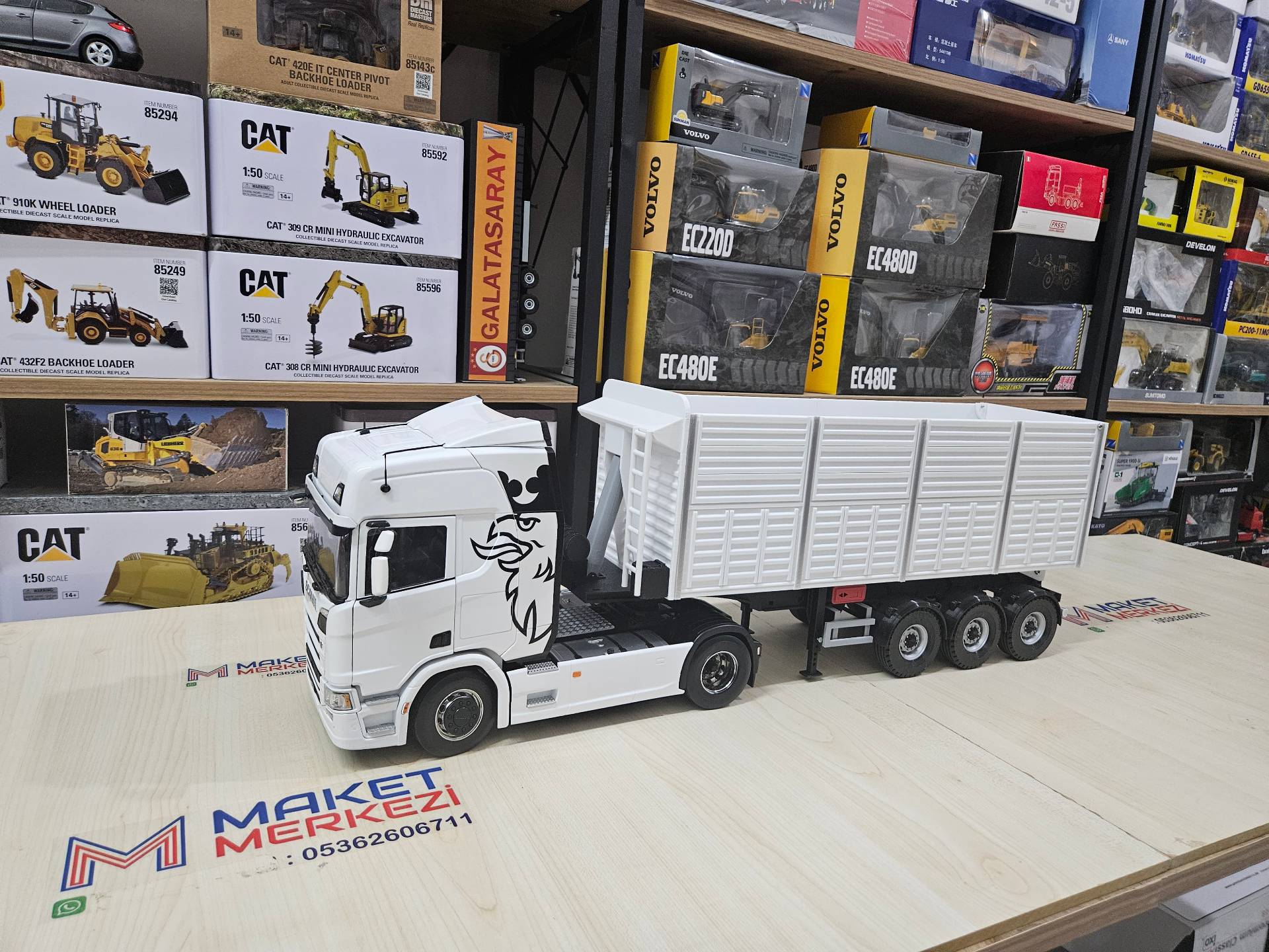 1/18 ÖZEL YAPIM DAMPER DORSE MAKETİ 