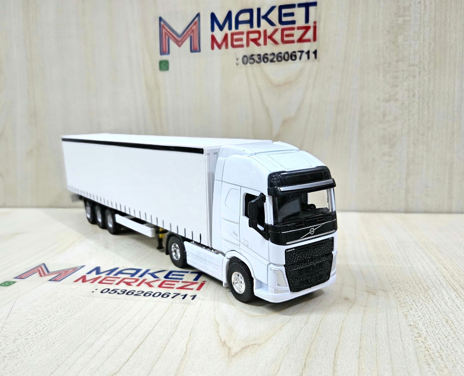 1/64 beyaz VOLVO FH4 TENTE DORSELİ TIR MAKETİ (25 cm boy)