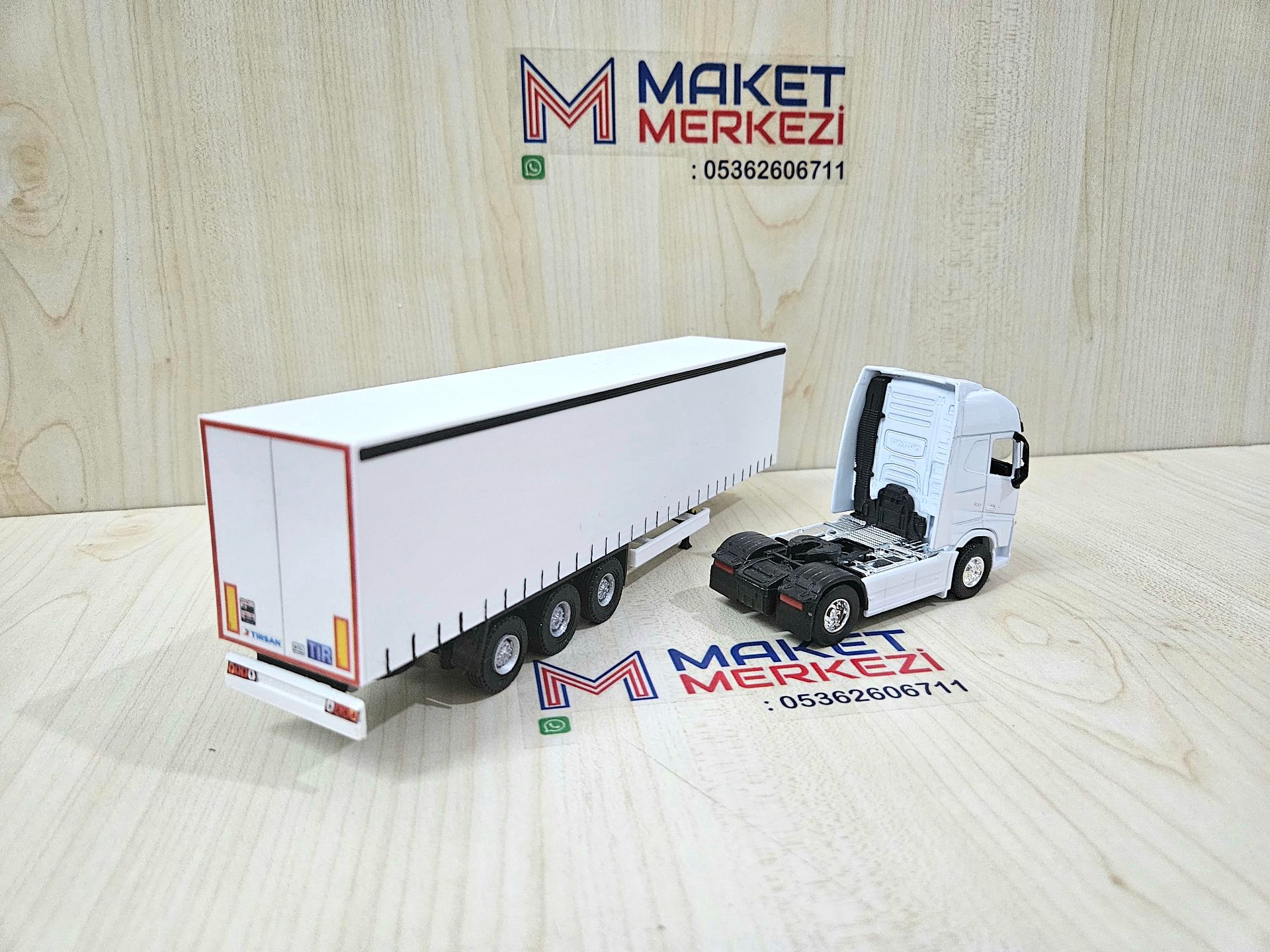 1/64 beyaz VOLVO FH4 TENTE DORSELİ TIR MAKETİ (25 cm boy)