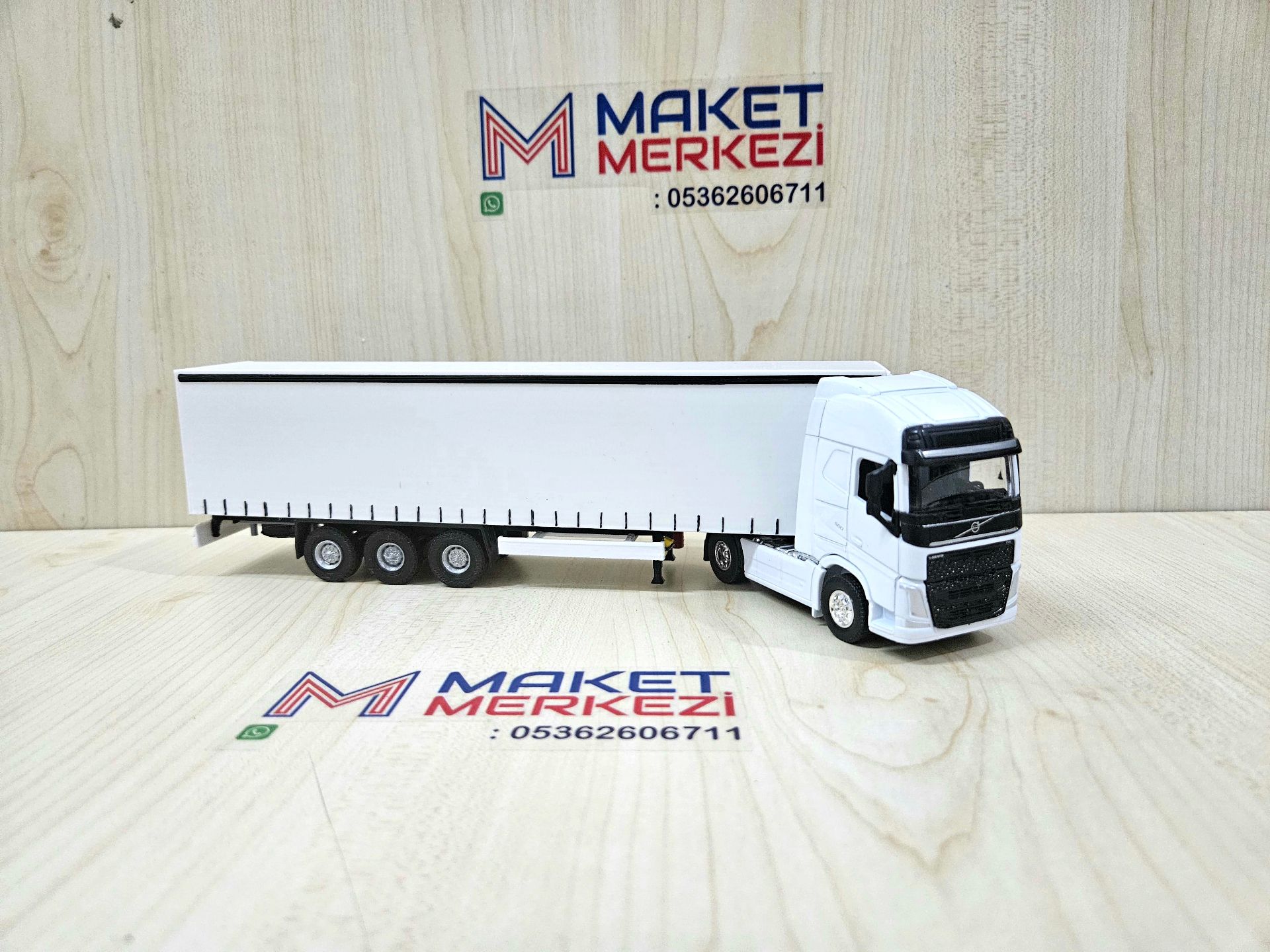 1/64 beyaz VOLVO FH4 TENTE DORSELİ TIR MAKETİ (25 cm boy)