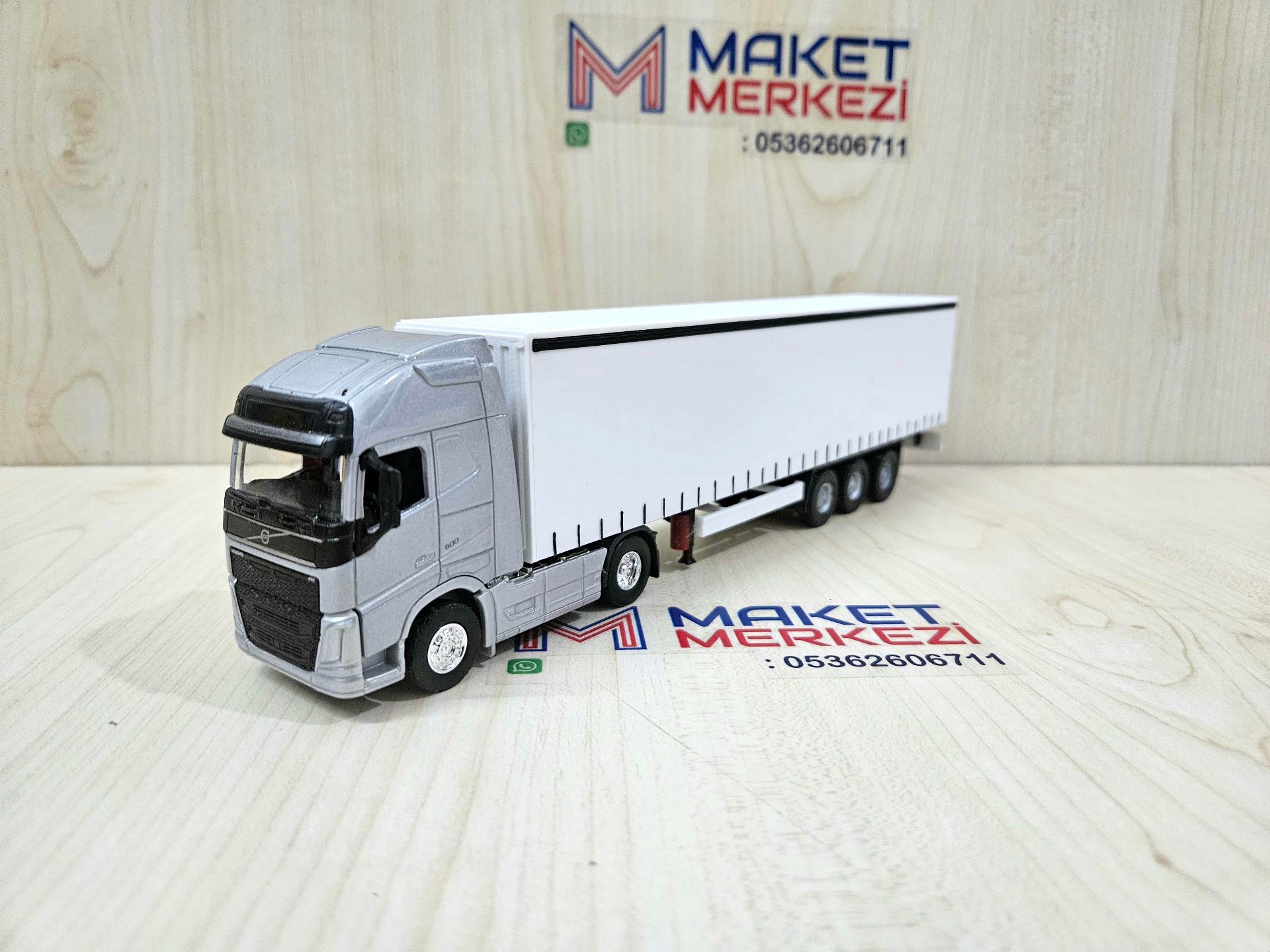 1/64 gri VOLVO FH4 TENTE DORSELİ TIR MAKETİ (25 cm boy)