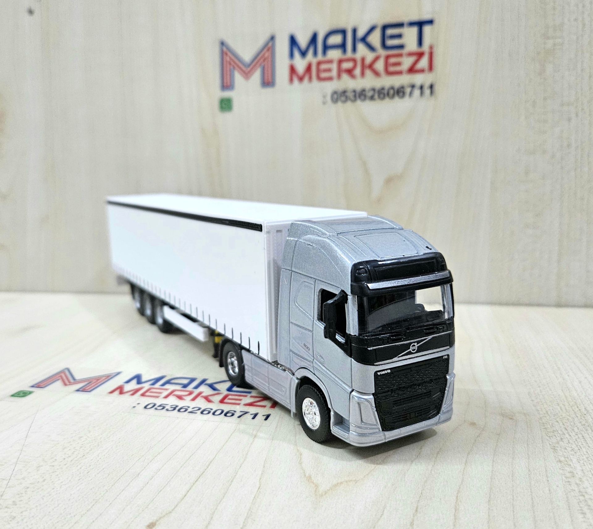 1/64 gri VOLVO FH4 TENTE DORSELİ TIR MAKETİ (25 cm boy)