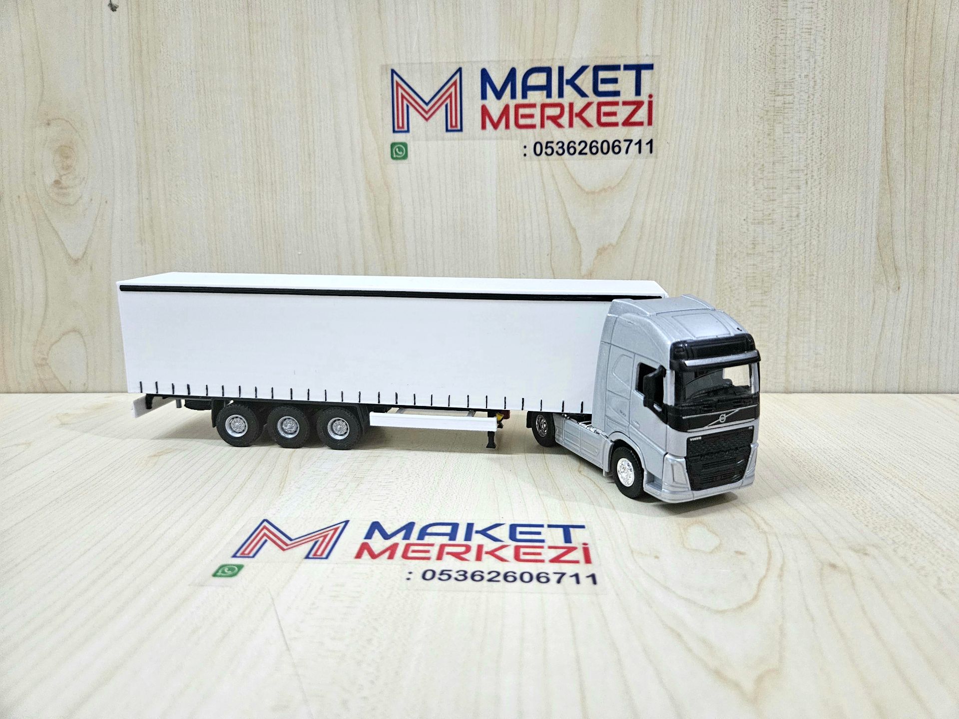 1/64 gri VOLVO FH4 TENTE DORSELİ TIR MAKETİ (25 cm boy)