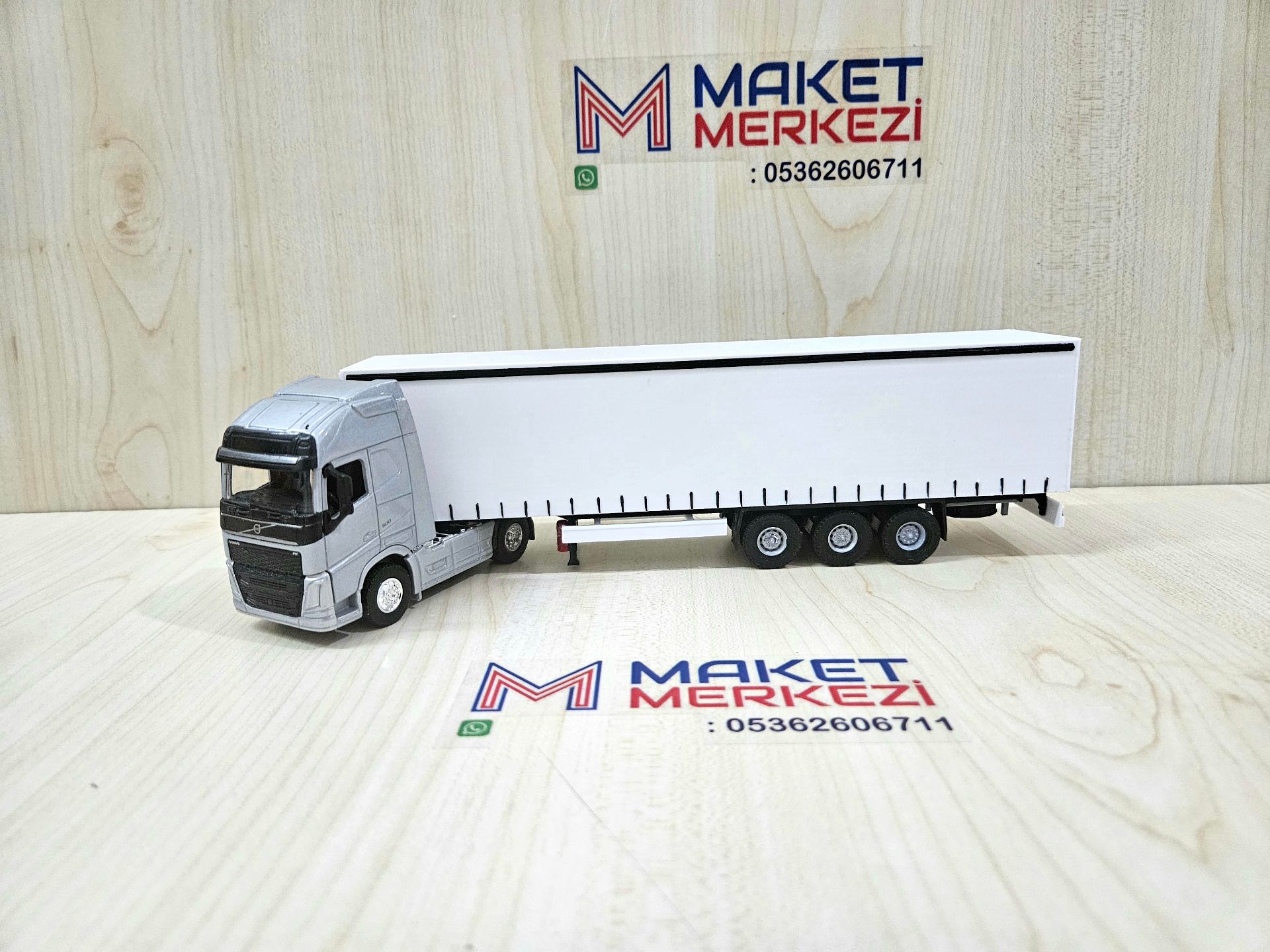 1/64 gri VOLVO FH4 TENTE DORSELİ TIR MAKETİ (25 cm boy)
