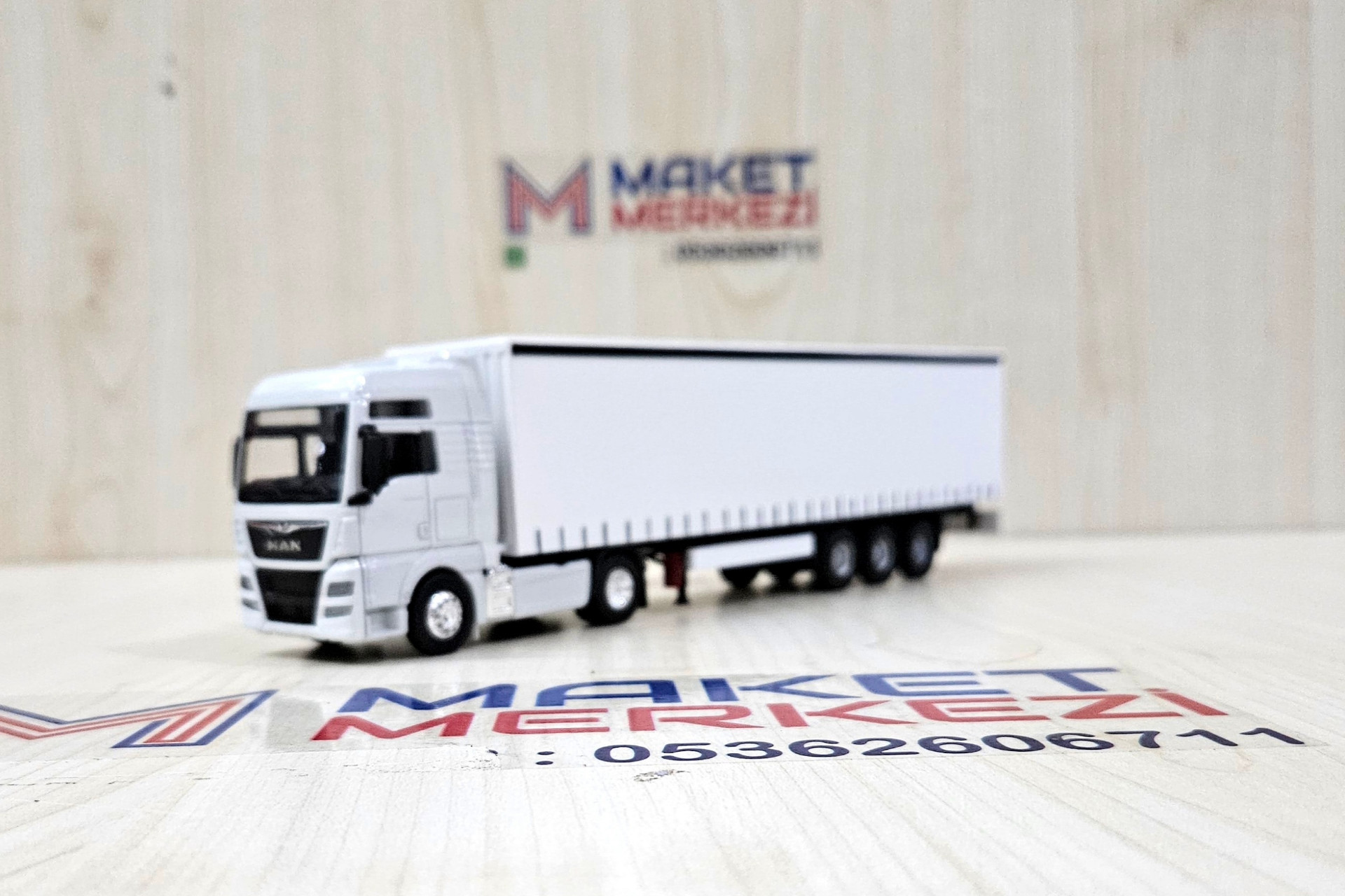 1/64 beyaz MAN TGX TENTE DORSELİ TIR MAKETİ (25 cm boy)