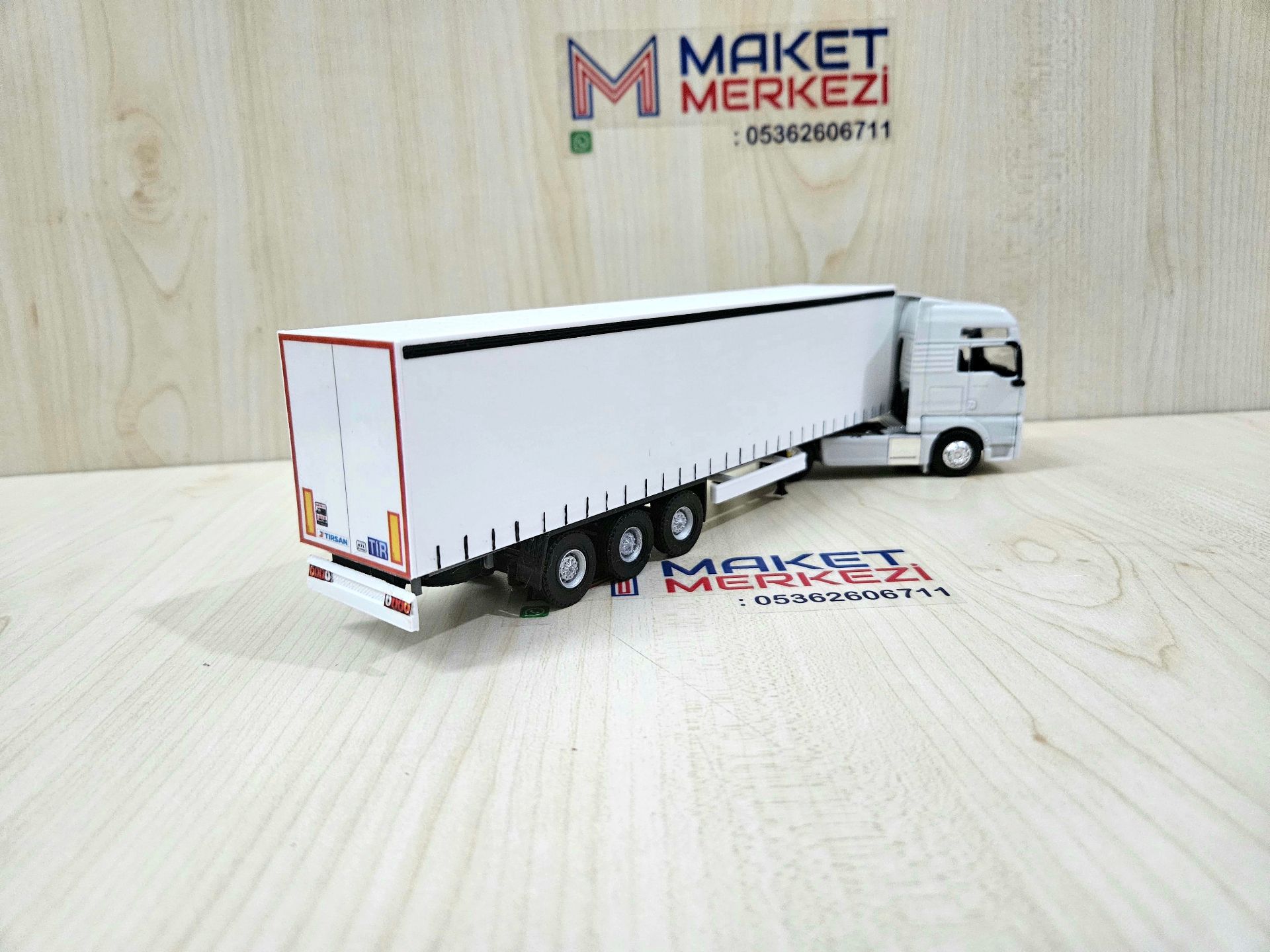 1/64 beyaz MAN TGX TENTE DORSELİ TIR MAKETİ (25 cm boy)