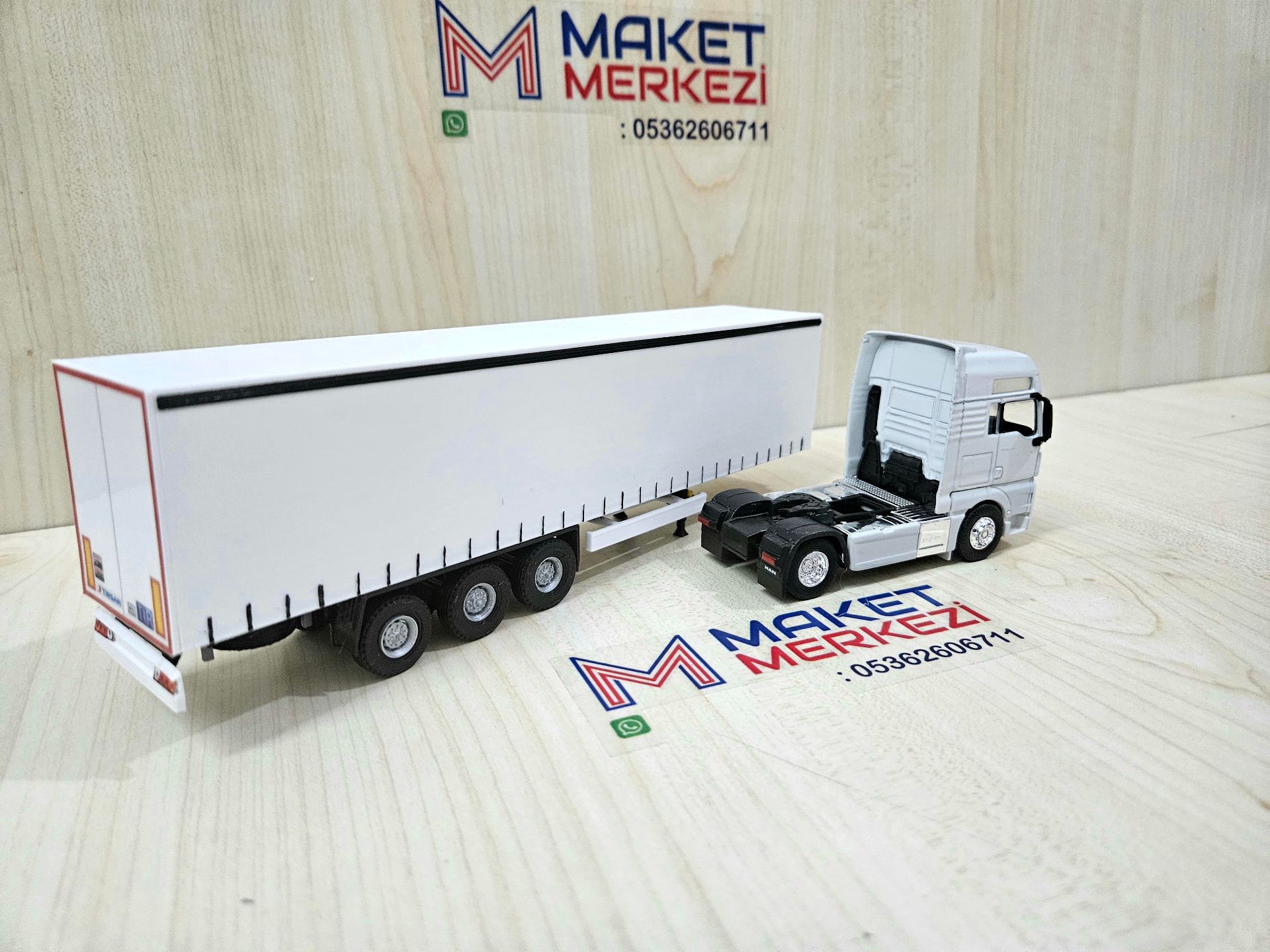 1/64 beyaz MAN TGX TENTE DORSELİ TIR MAKETİ (25 cm boy)