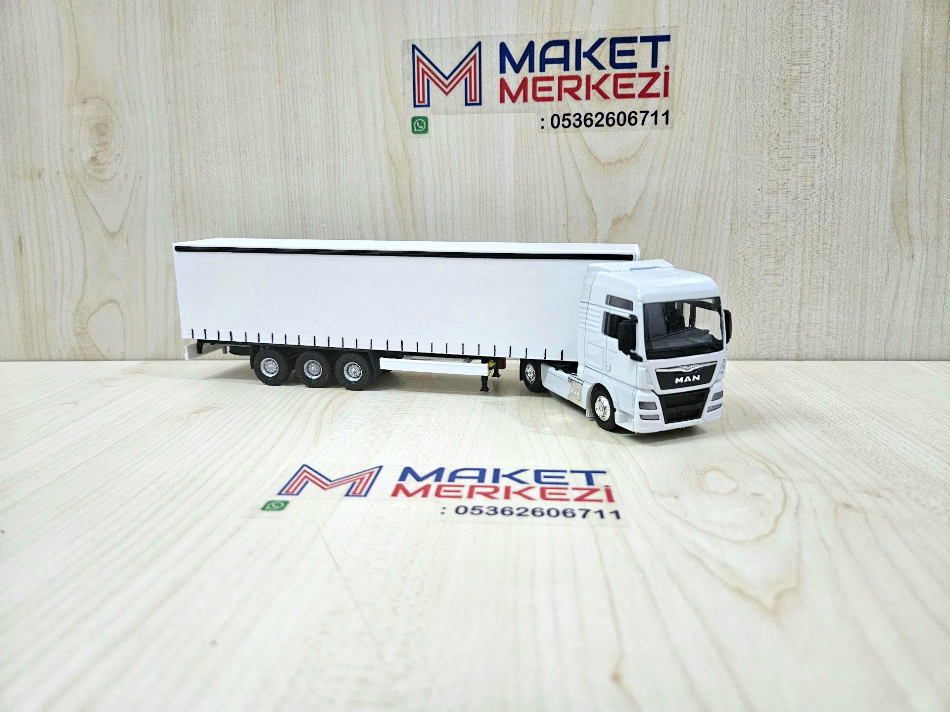 1/64 beyaz MAN TGX TENTE DORSELİ TIR MAKETİ (25 cm boy)