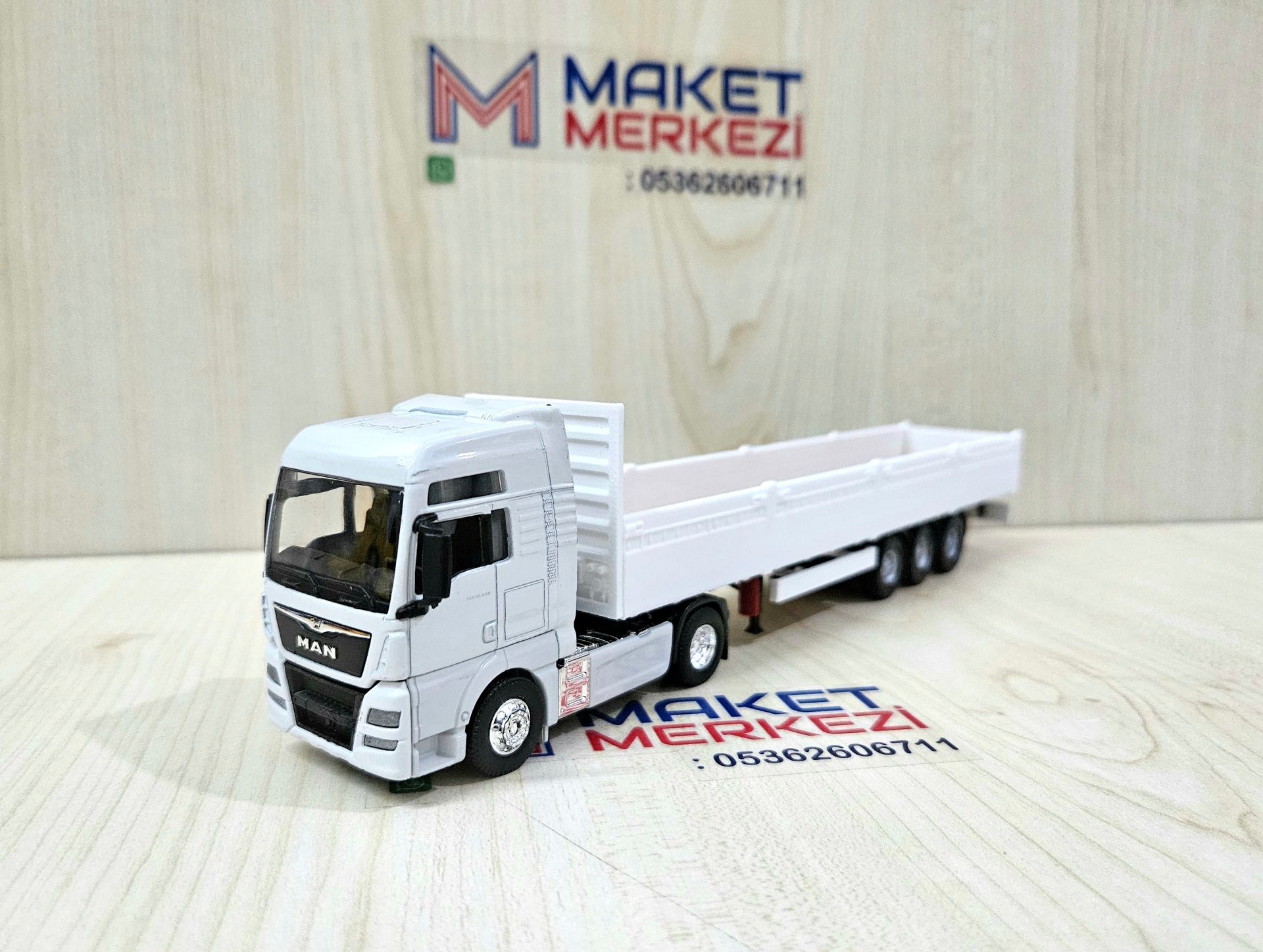 1/64 MAN TGX SAL DORSELİ TIR MAKETİ (25 cm boy)