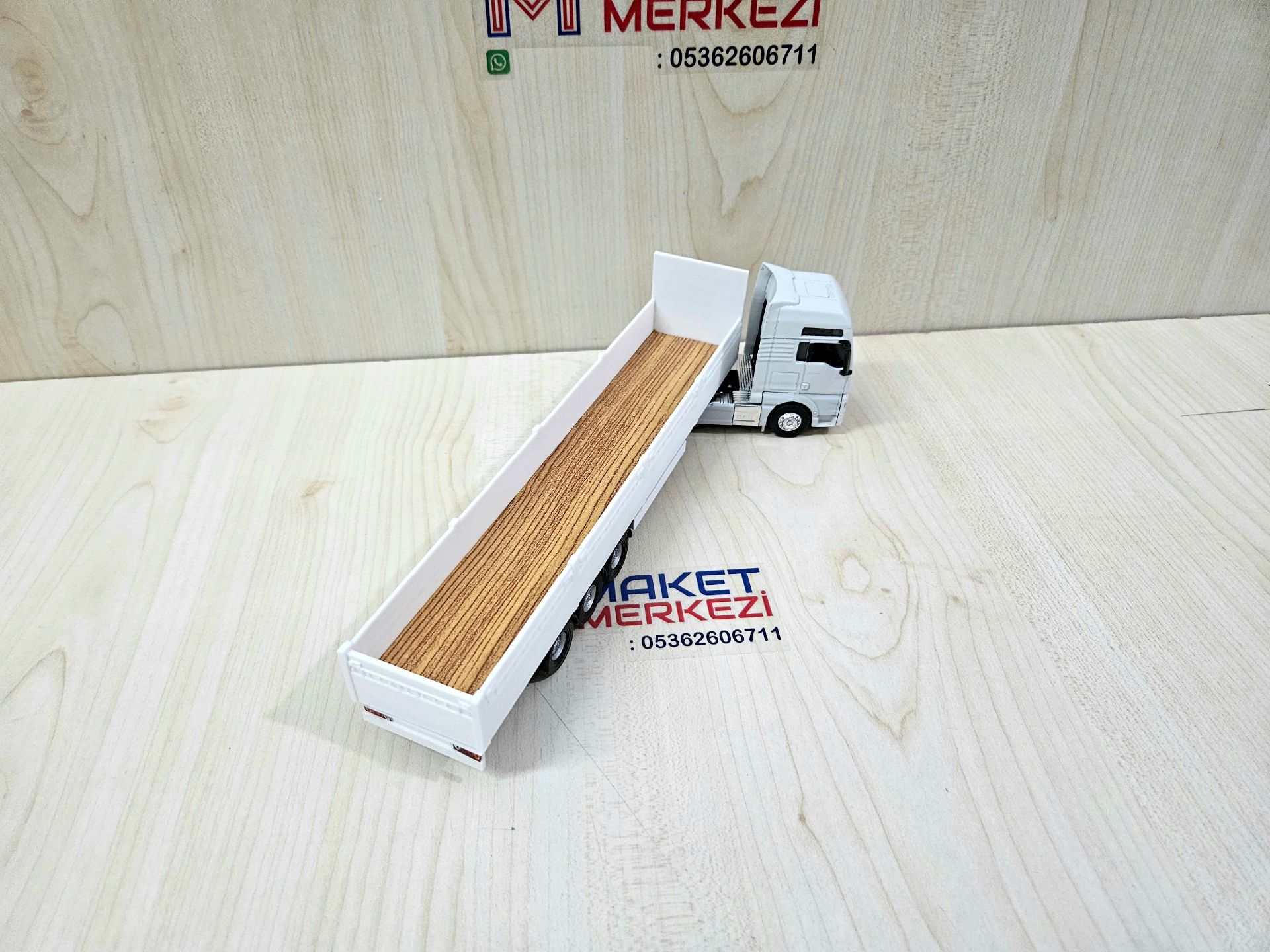 1/64 MAN TGX SAL DORSELİ TIR MAKETİ (25 cm boy)