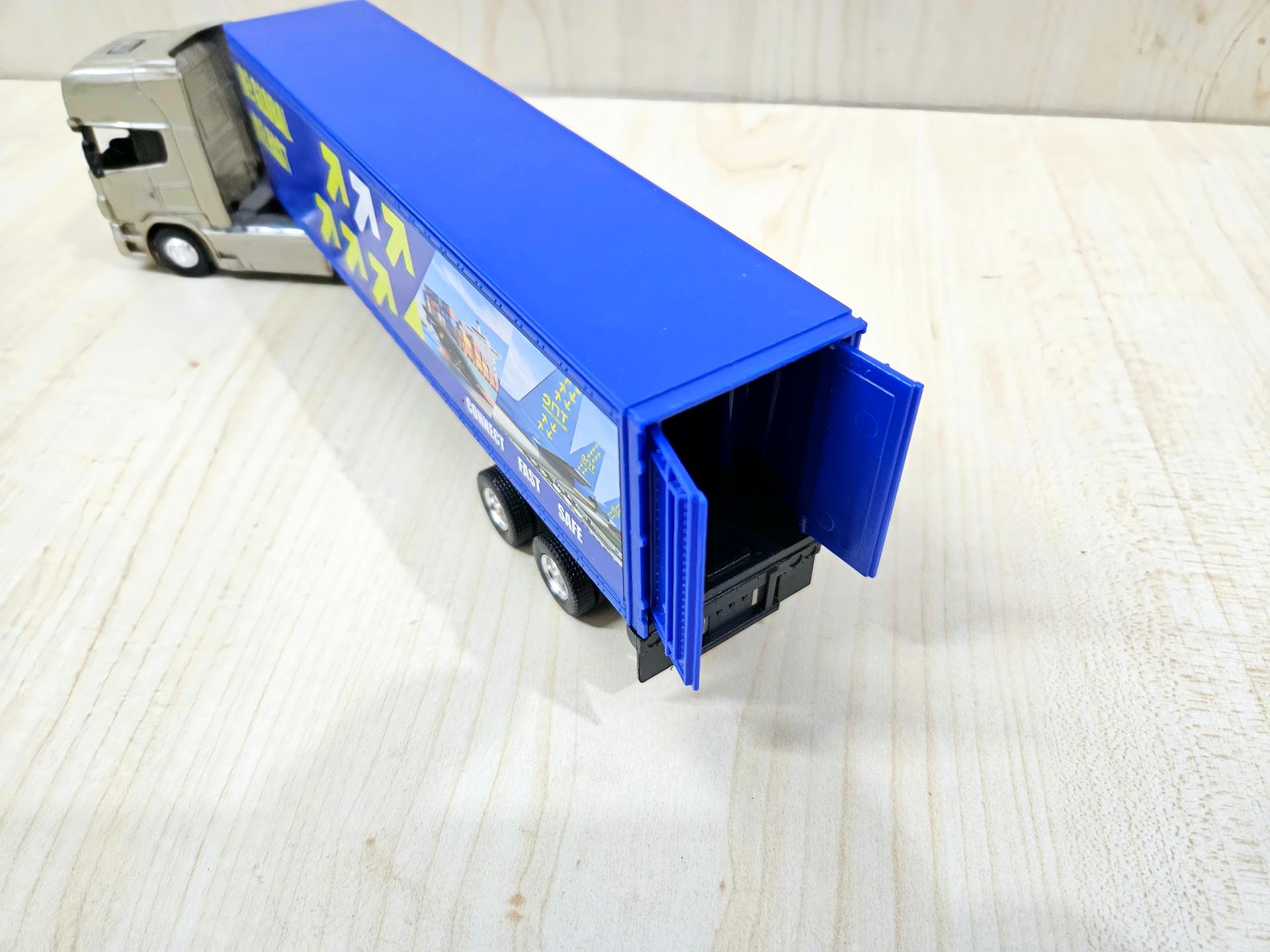 1/64 SCANIA R730 TIR MAKETİ (25 cm boy)