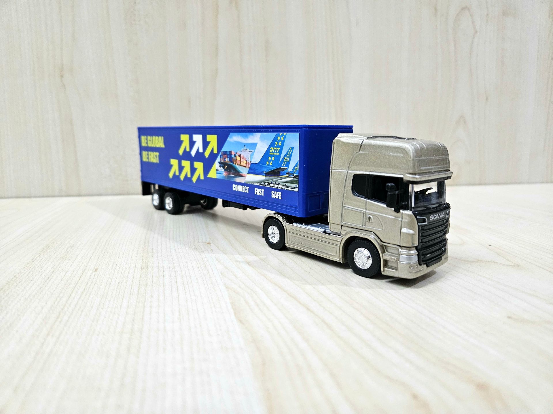 1/64 SCANIA R730 TIR MAKETİ (25 cm boy)