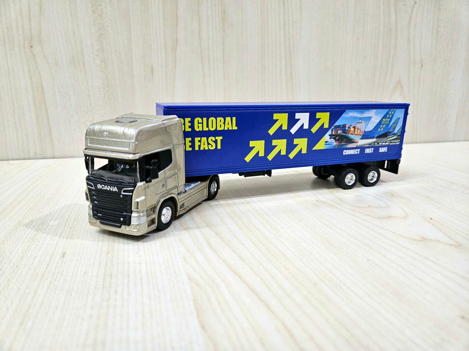 1/64 SCANIA R730 TIR MAKETİ (25 cm boy)