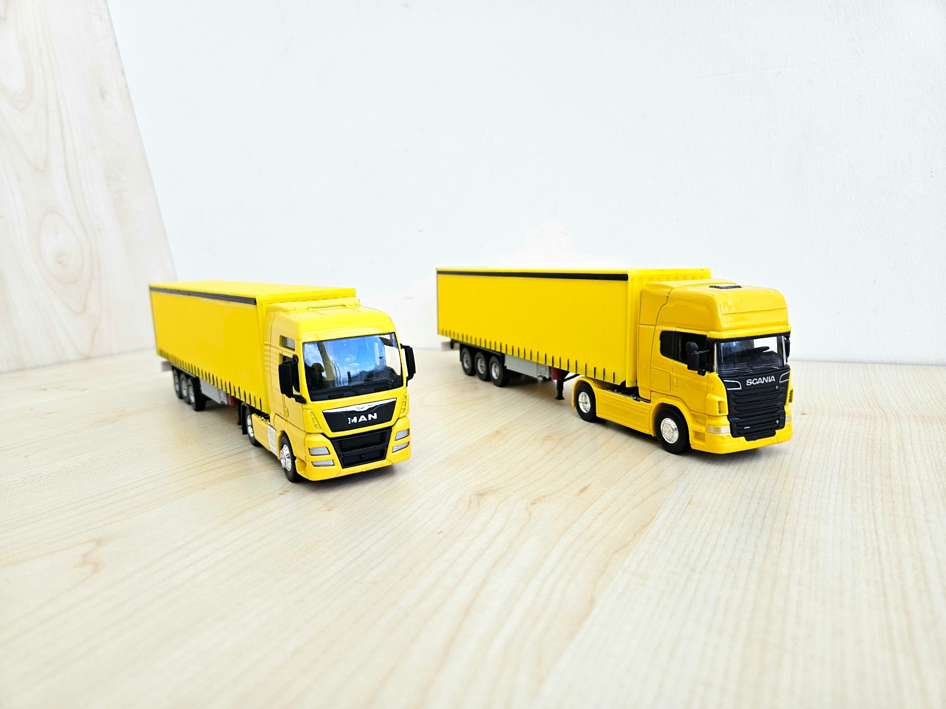 1/64 sarı MAN TGX TENTE DORSELİ TIR MAKETİ (25 cm boy)