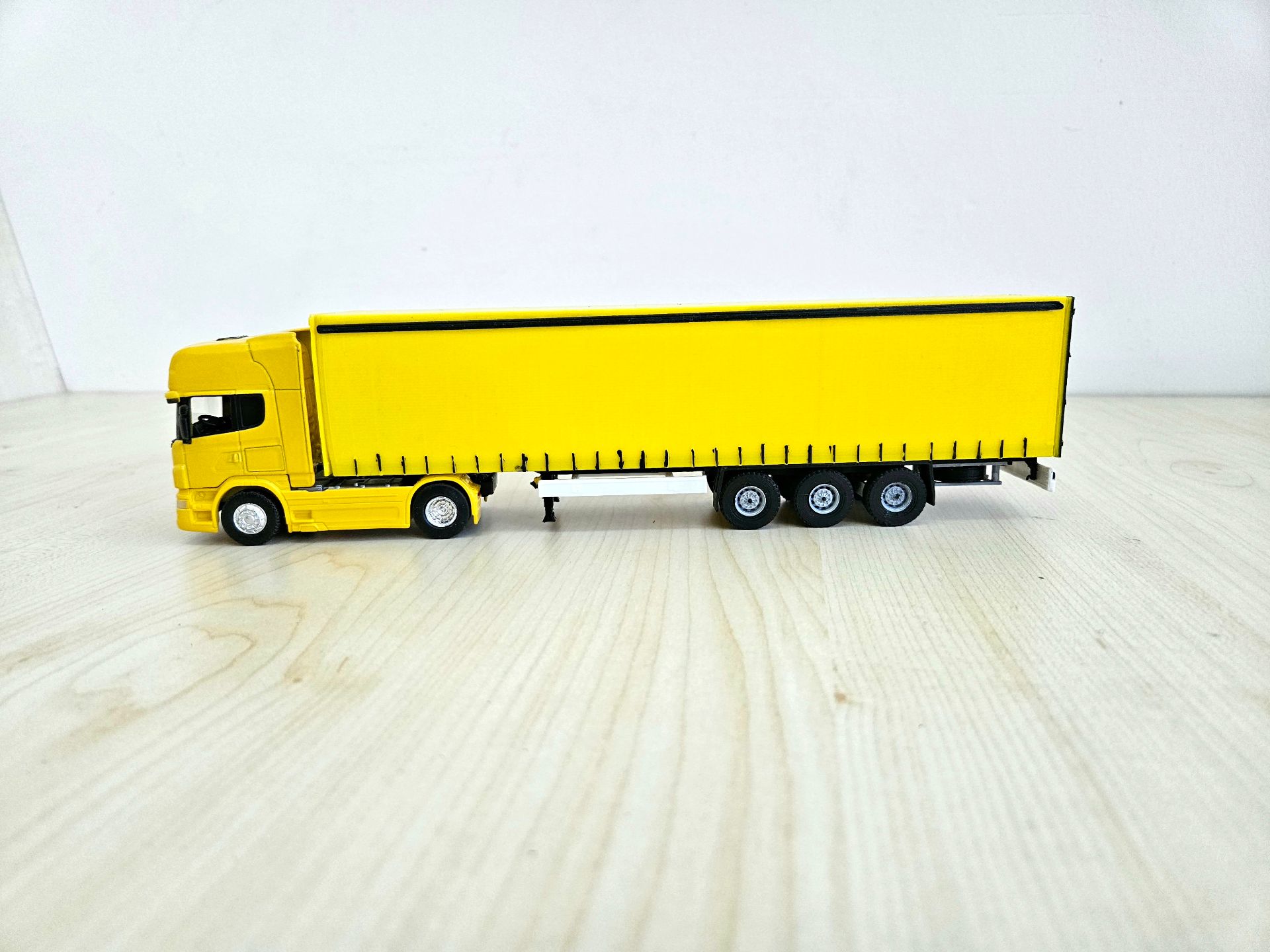 1/64 sarı SCANIA R730 TENTE DORSELİ TIR MAKETİ (25 cm boy)