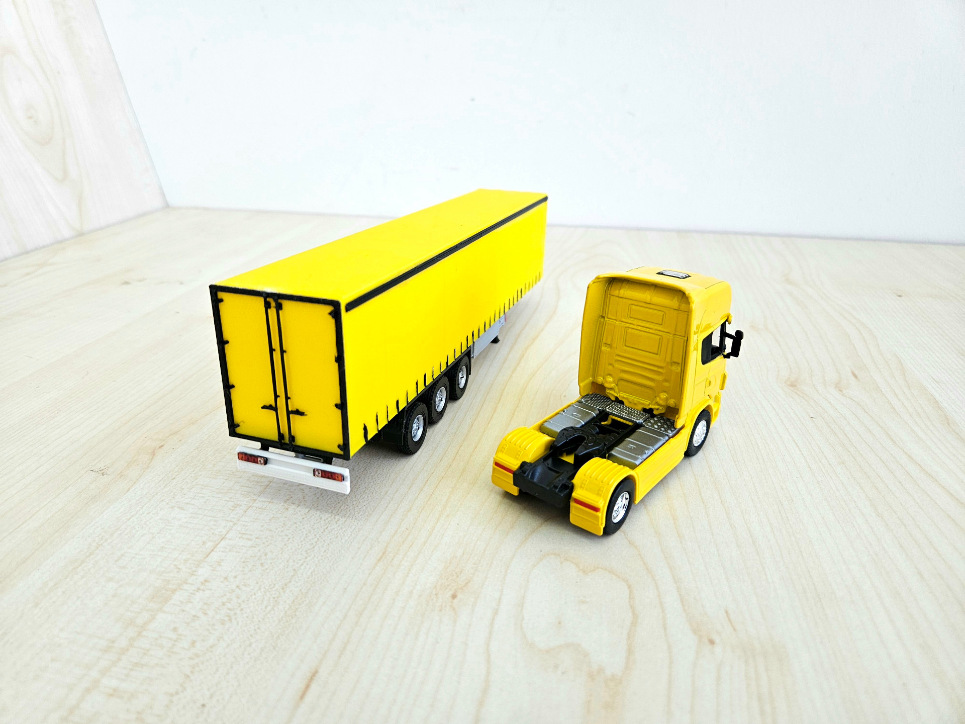 1/64 sarı SCANIA R730 TENTE DORSELİ TIR MAKETİ (25 cm boy)