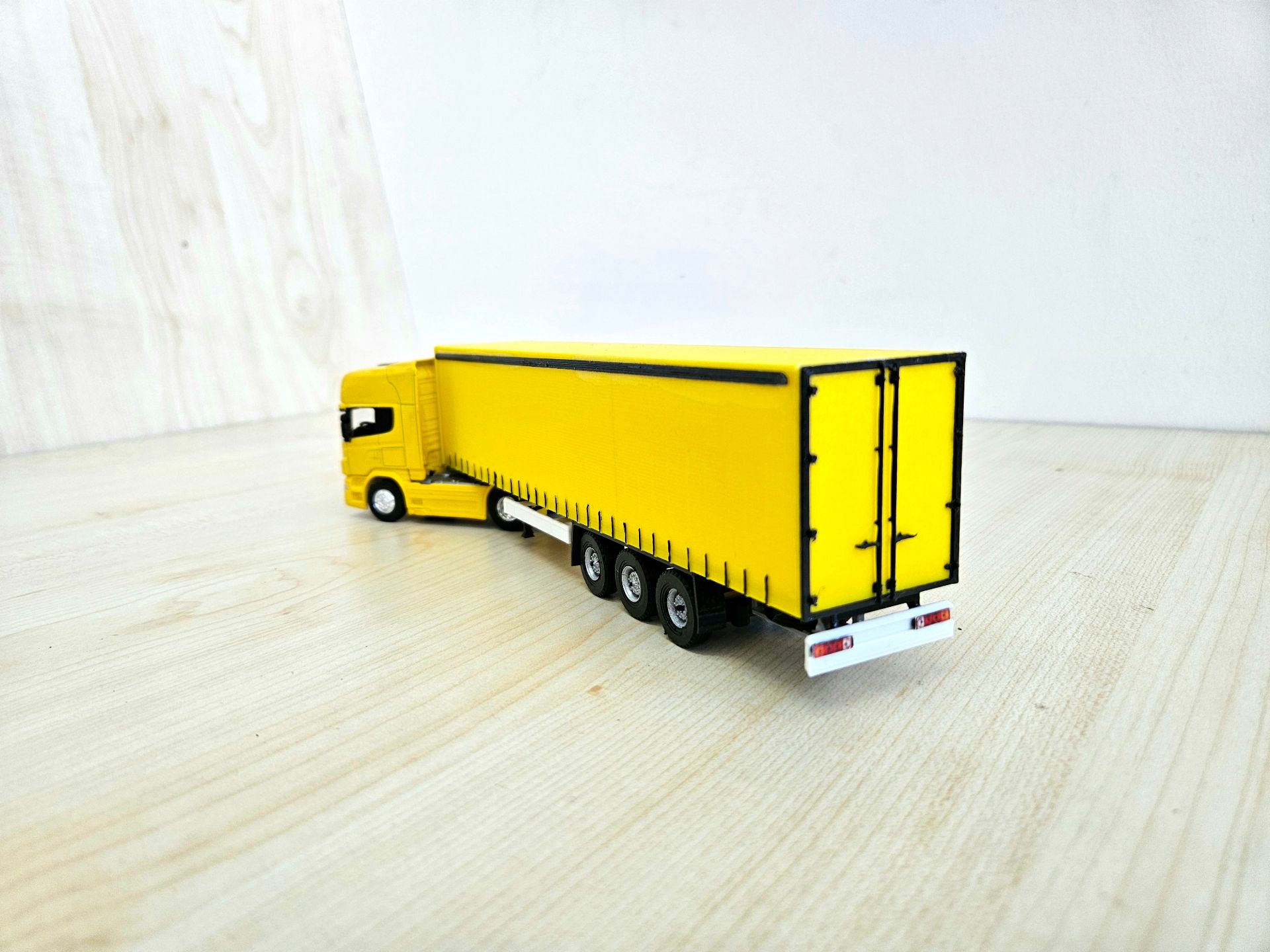 1/64 sarı SCANIA R730 TENTE DORSELİ TIR MAKETİ (25 cm boy)